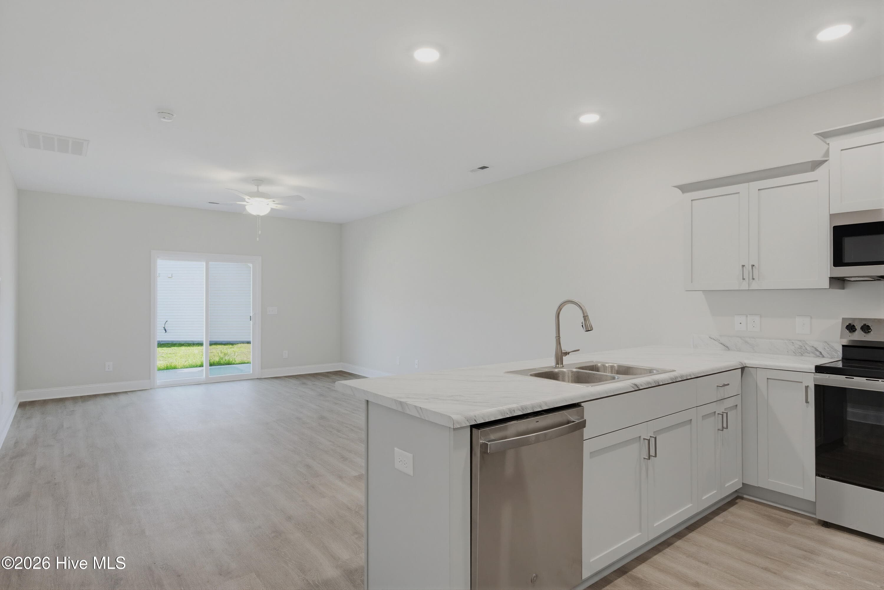 Townhouse at 208 Sandpiper Place, Holly Ridge, NC 28445, photo 13 of 23