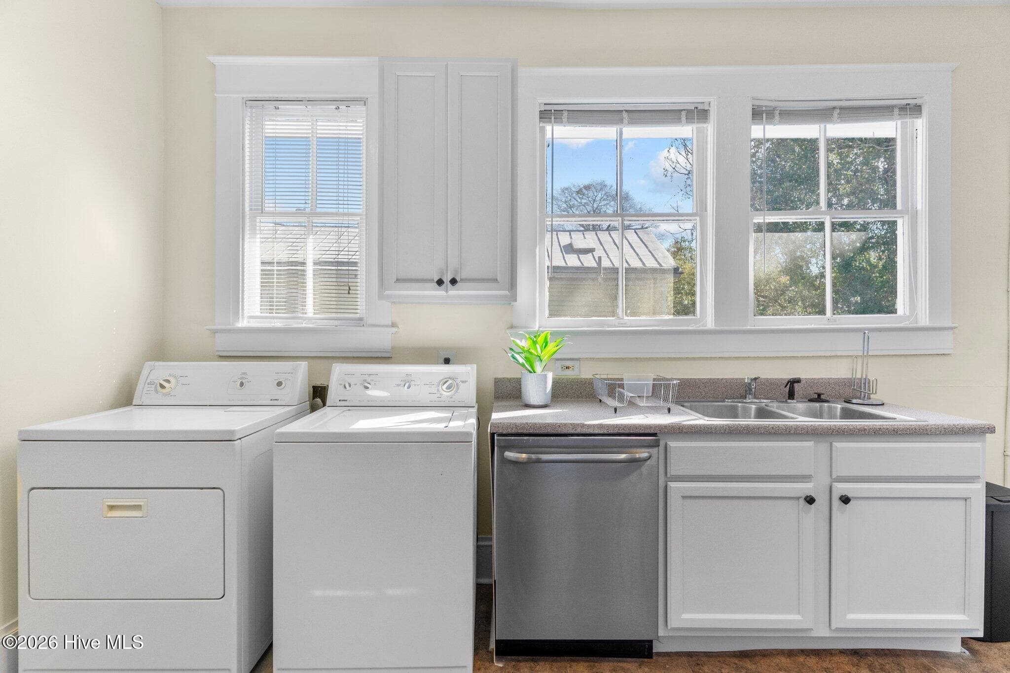 2nd Floor Unit - Kitchen - 312 Church Street, Wilmington, NC 28401
