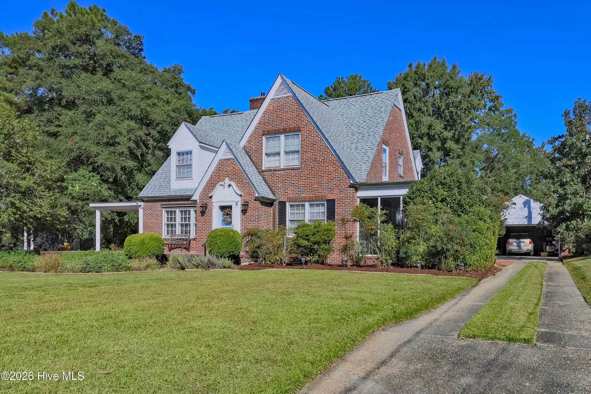 413 E Main Street, Wallace, NC 28466