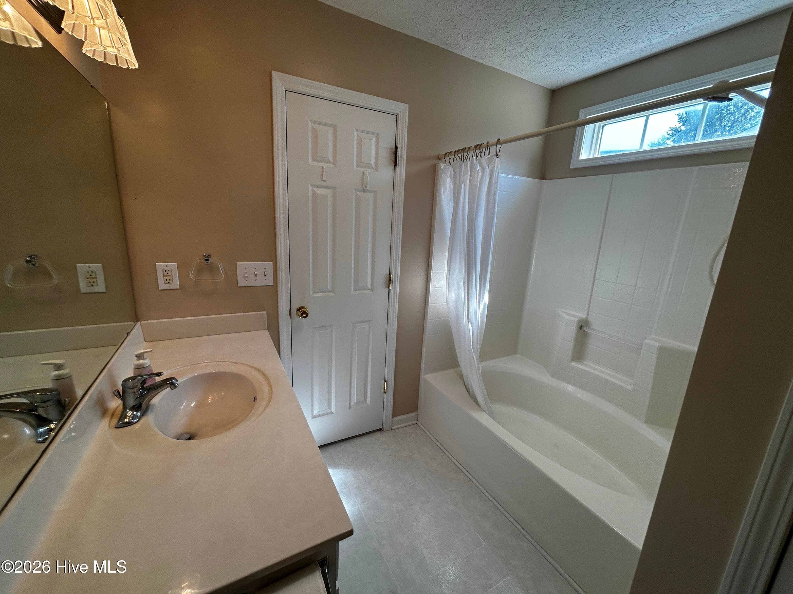 Single Family Residence at 4111 Yarmouth Road, New Bern, NC 28562, photo 19 of 30