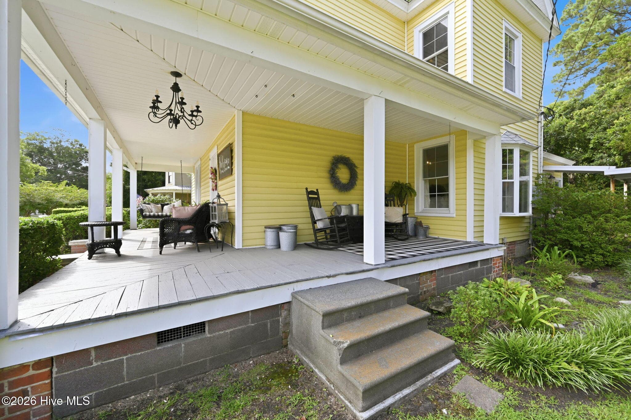 Single Family Residence at 105 E Hargett Street, Richlands, NC 28574, photo 5 of 70
