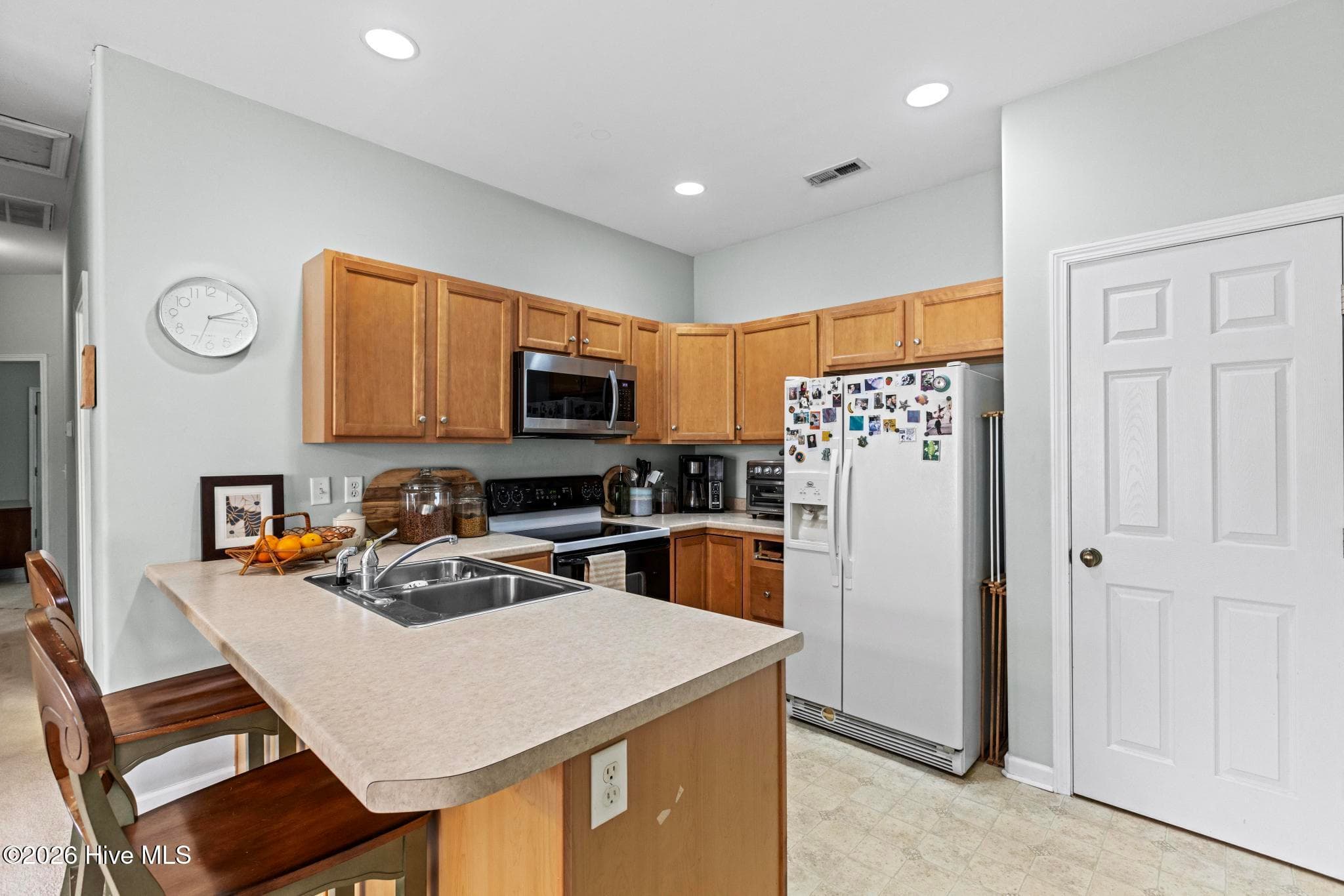 Duplex at 215/217 Lloyd Street, Holly Ridge, NC 28445, photo 2 of 5