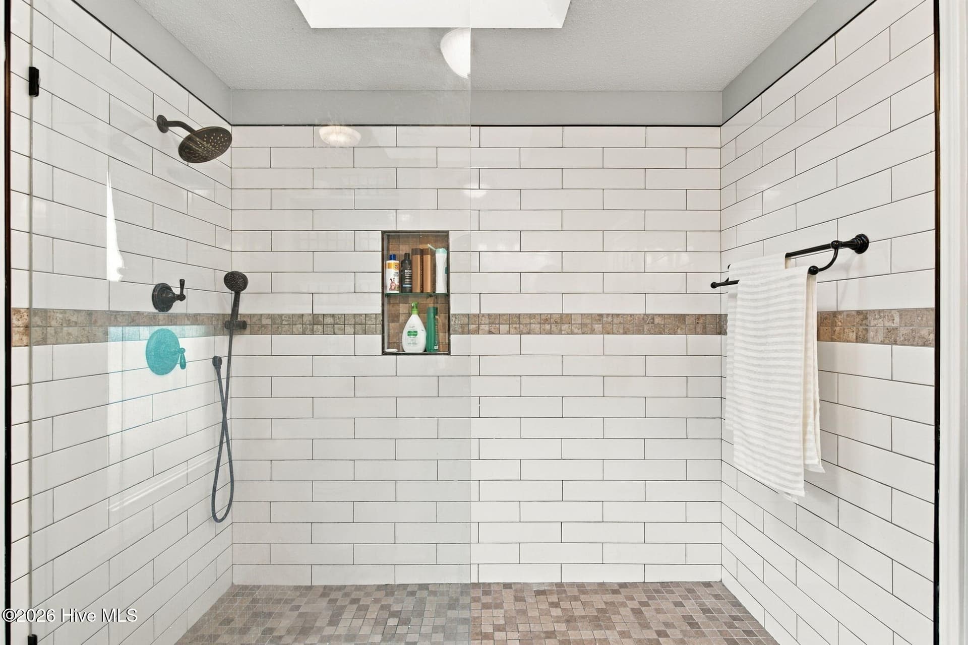 Subway tile walk in shower - 3501 Kyle Court, Wilmington, NC 28409