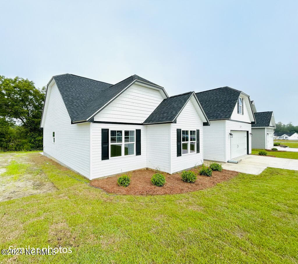 Single Family Residence at 811 N Sandy Shore Court, Holly Ridge, NC 28445, photo 9 of 52