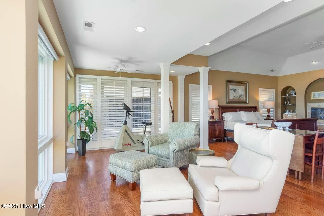 Master BR Suite - 7012 Sound Drive, Emerald Isle, NC 28594