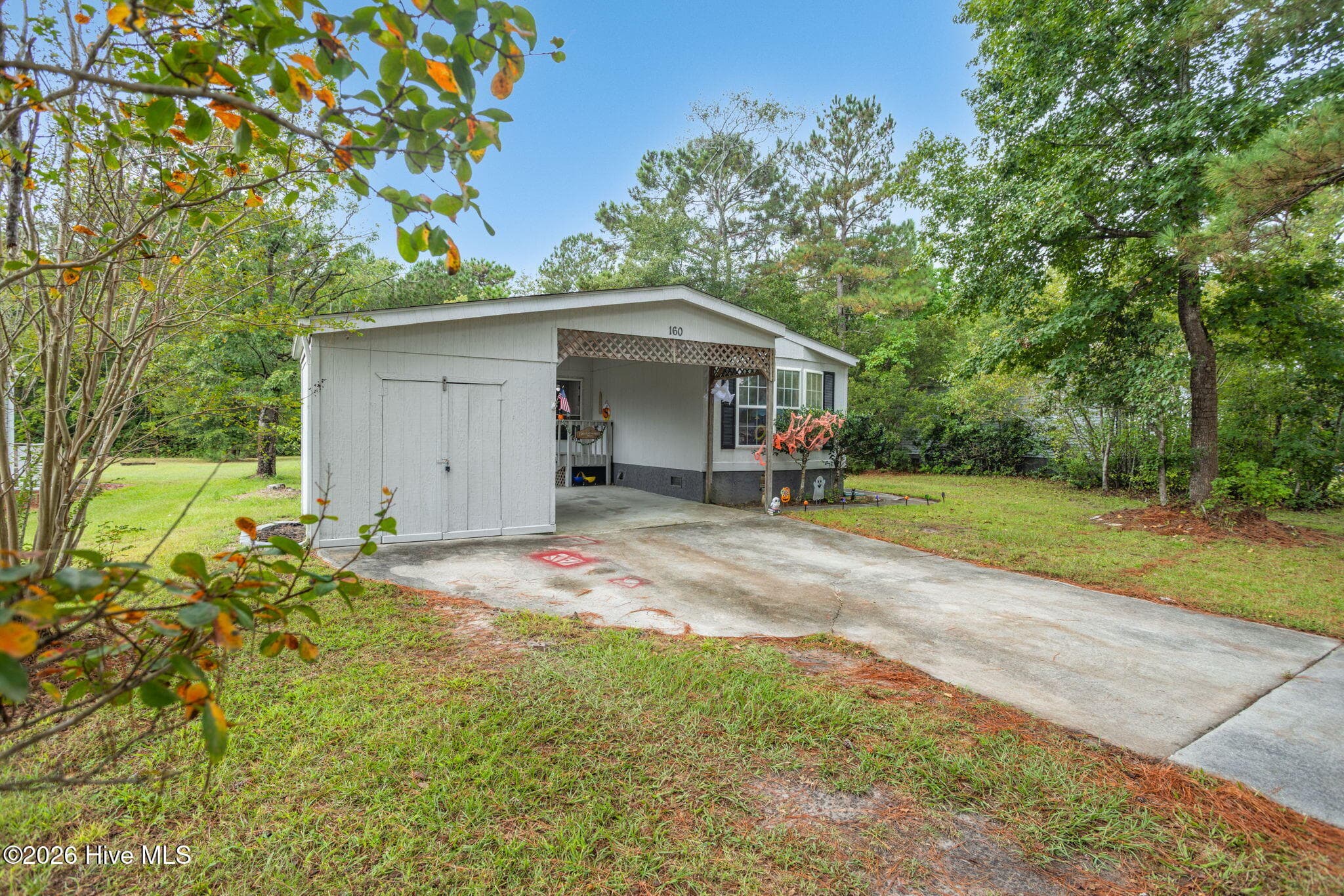 Manufactured Home at 160 Champion Drive, Hampstead, NC 28443, photo 8 of 33