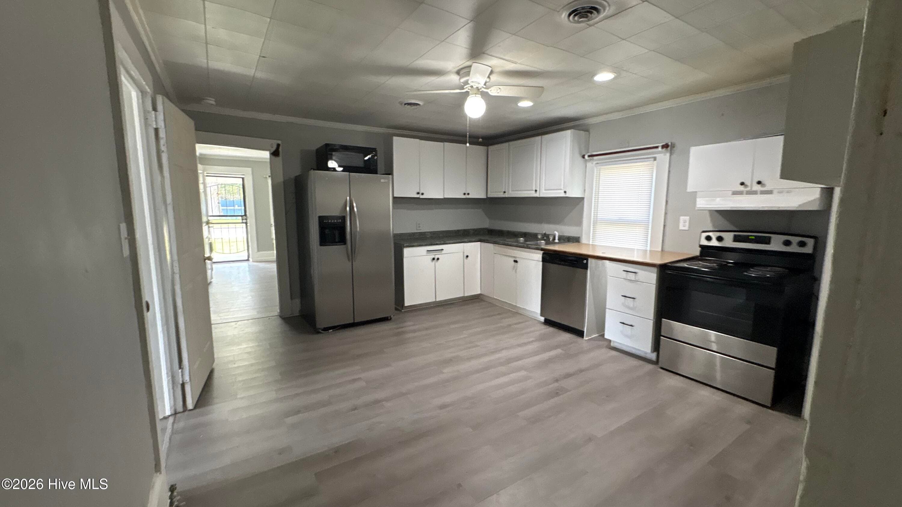 Single Family Residence at 103 S Wooten Street, La Grange, NC 28551, photo 4 of 16