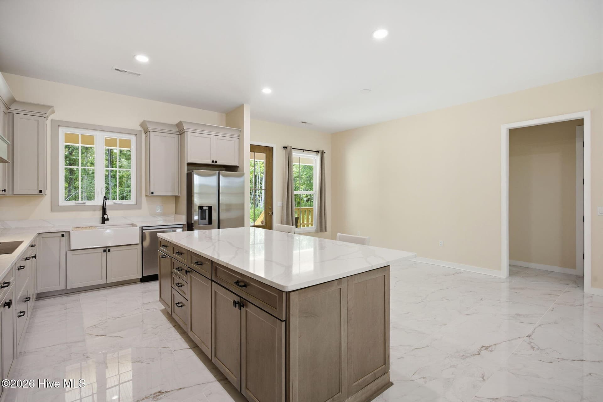 Single Family Residence at 2102 Midway Road SE, Bolivia, NC 28422, photo 6 of 59