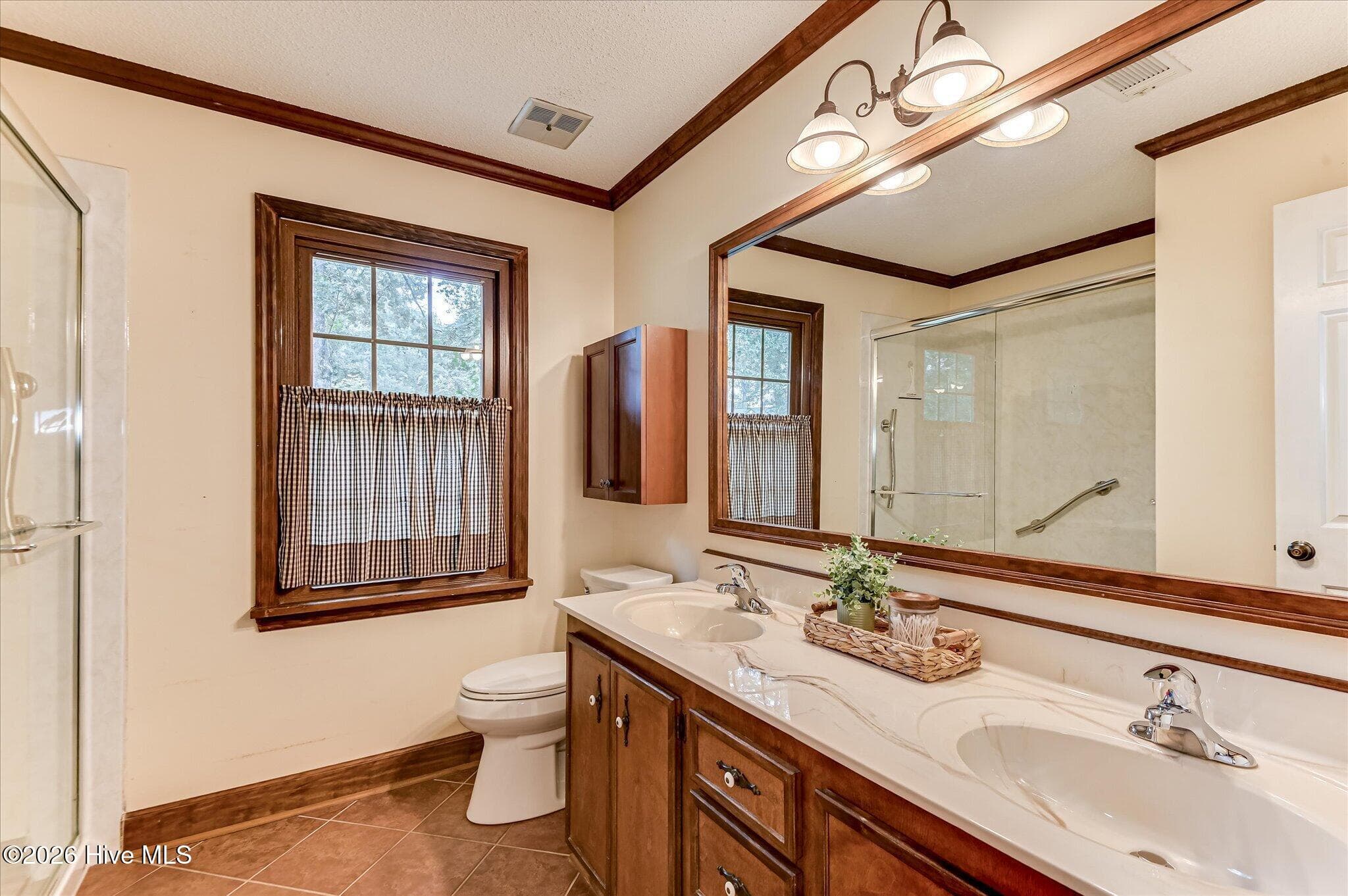 Large, full bathroom upstairs - 307 Wakefield Lane N, Martinez, GA 30907