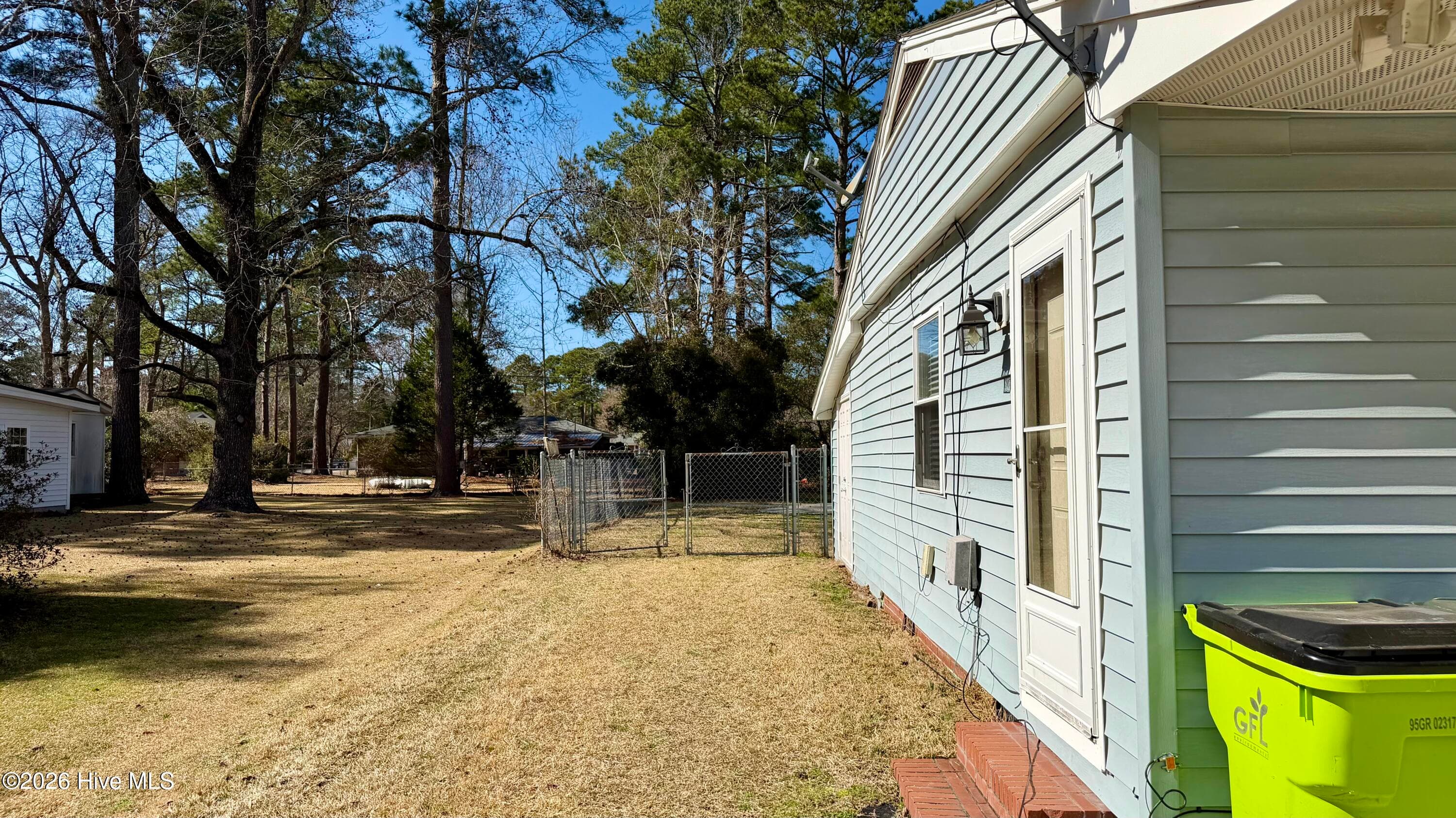 Single Family Residence at 1113 Cherry Tree Drive, New Bern, NC 28562, photo 14 of 80