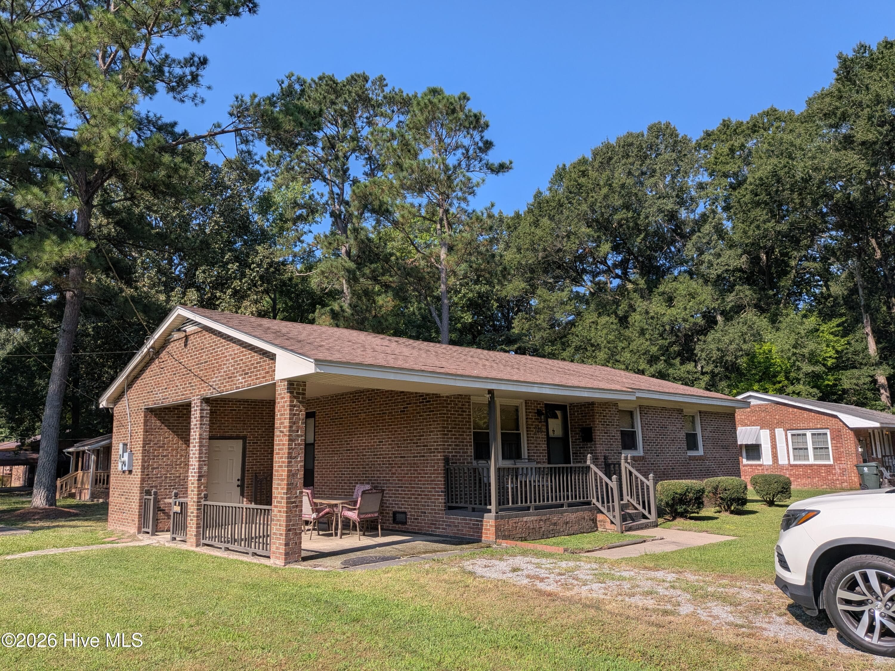 Single Family Residence at 216 E Troy Street E, Ahoskie, NC 27910, photo 2 of 32