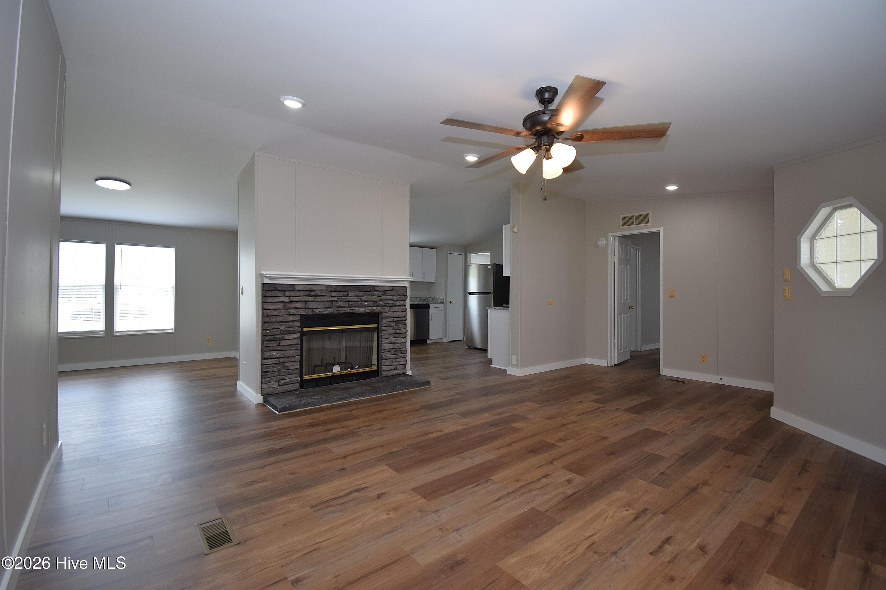 Manufactured Home at 220 Main Street, Grifton, NC 28530, photo 14 of 59