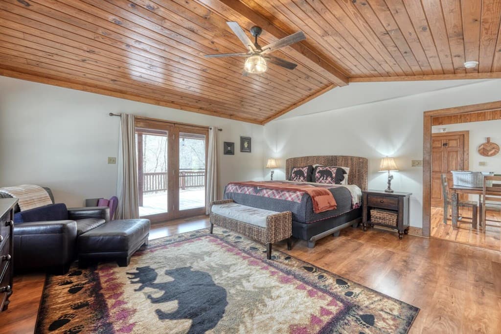 Residential at 575 Carolina Springs Lane, Franklin, NC 28734, photo 7 of 68