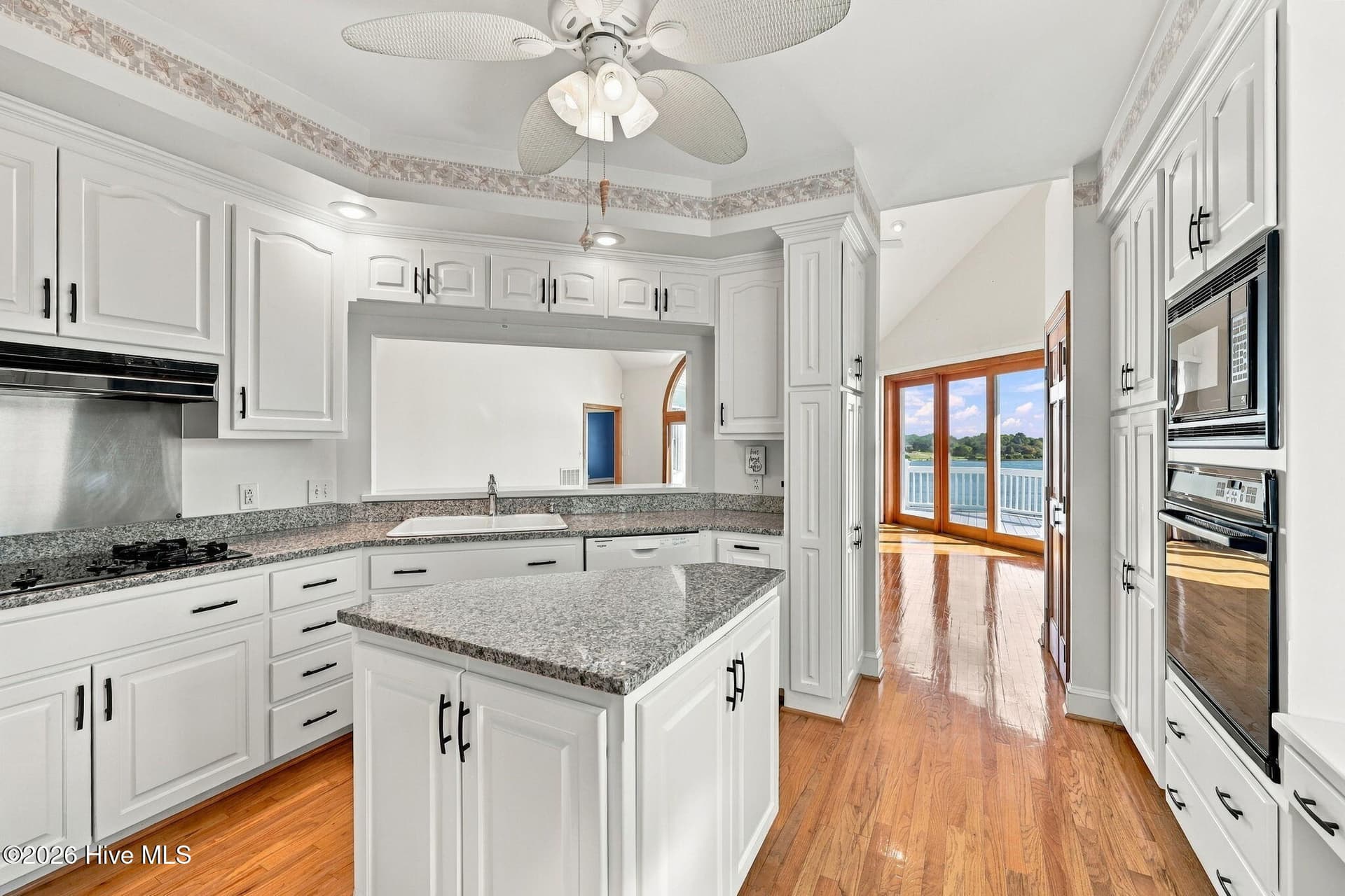 Single Family Residence at 526 Ballast Point Road, Hampstead, NC 28443, photo 14 of 67