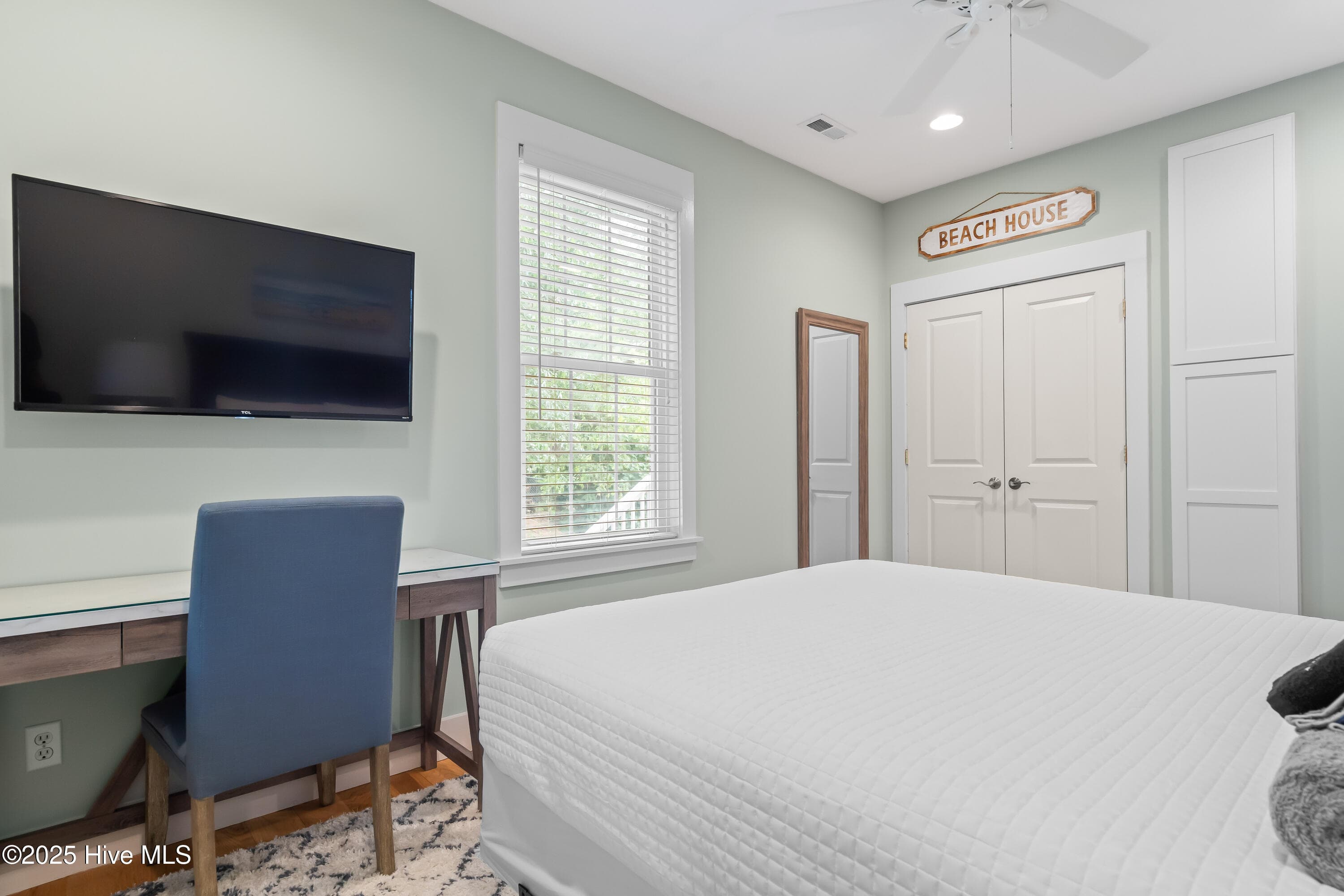 Single Family Residence at 320 Governor Safford Lane, Emerald Isle, NC 28594, photo 23 of 90