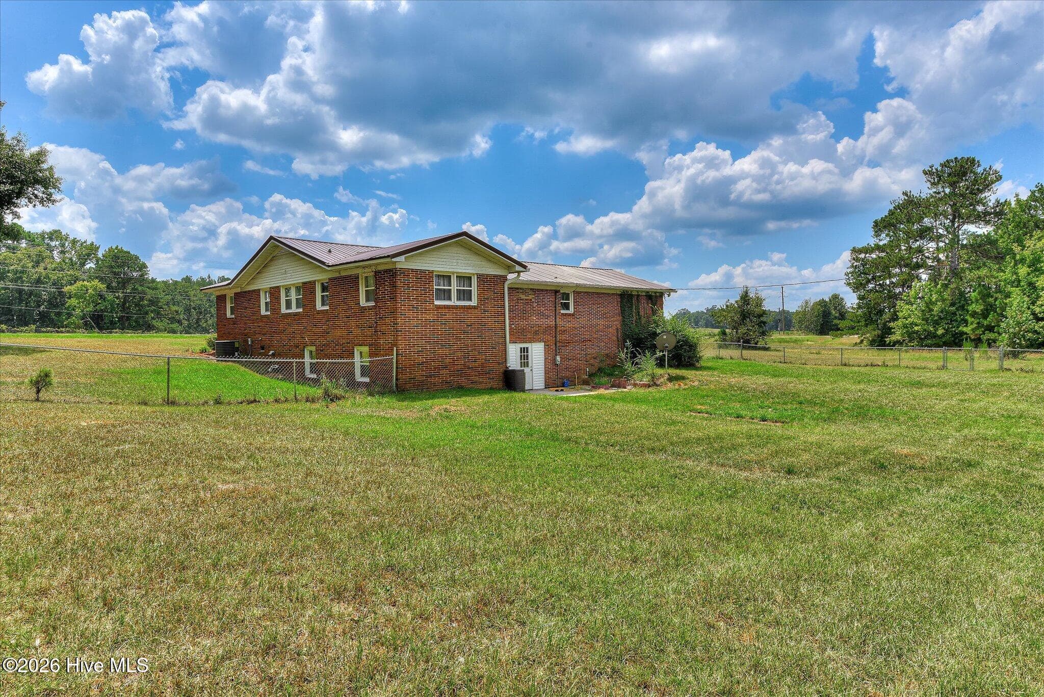 Walk-out Basement! - 2546 Sc-23, Modoc, SC 29838