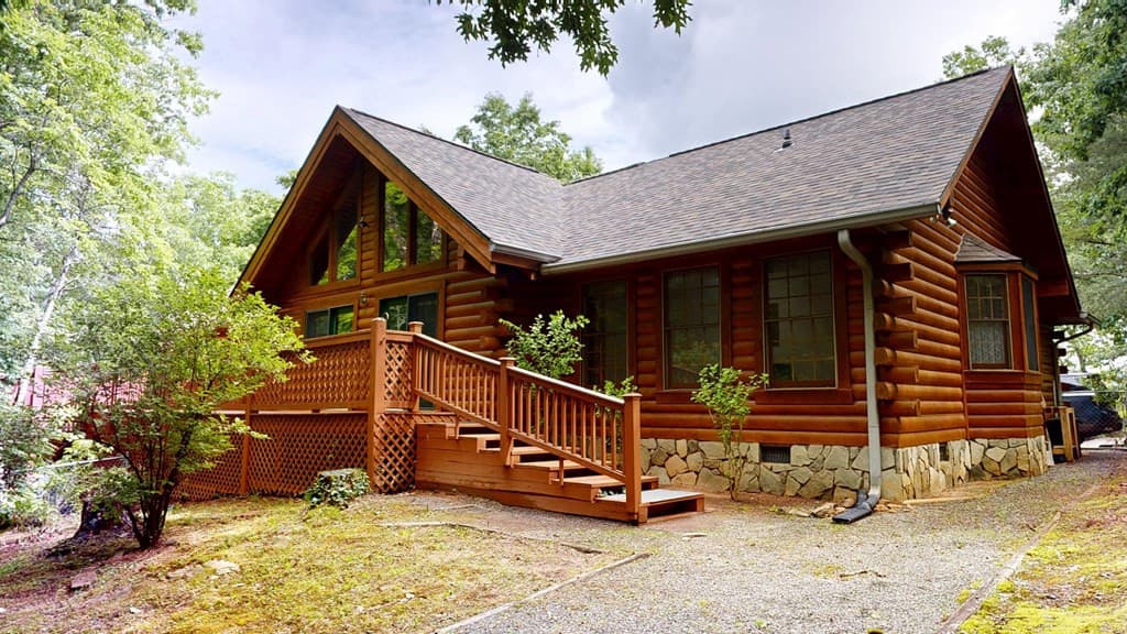 Single Family Residence at 118 Laurel Ridge Lane, Murphy, NC 28906, photo 3 of 32