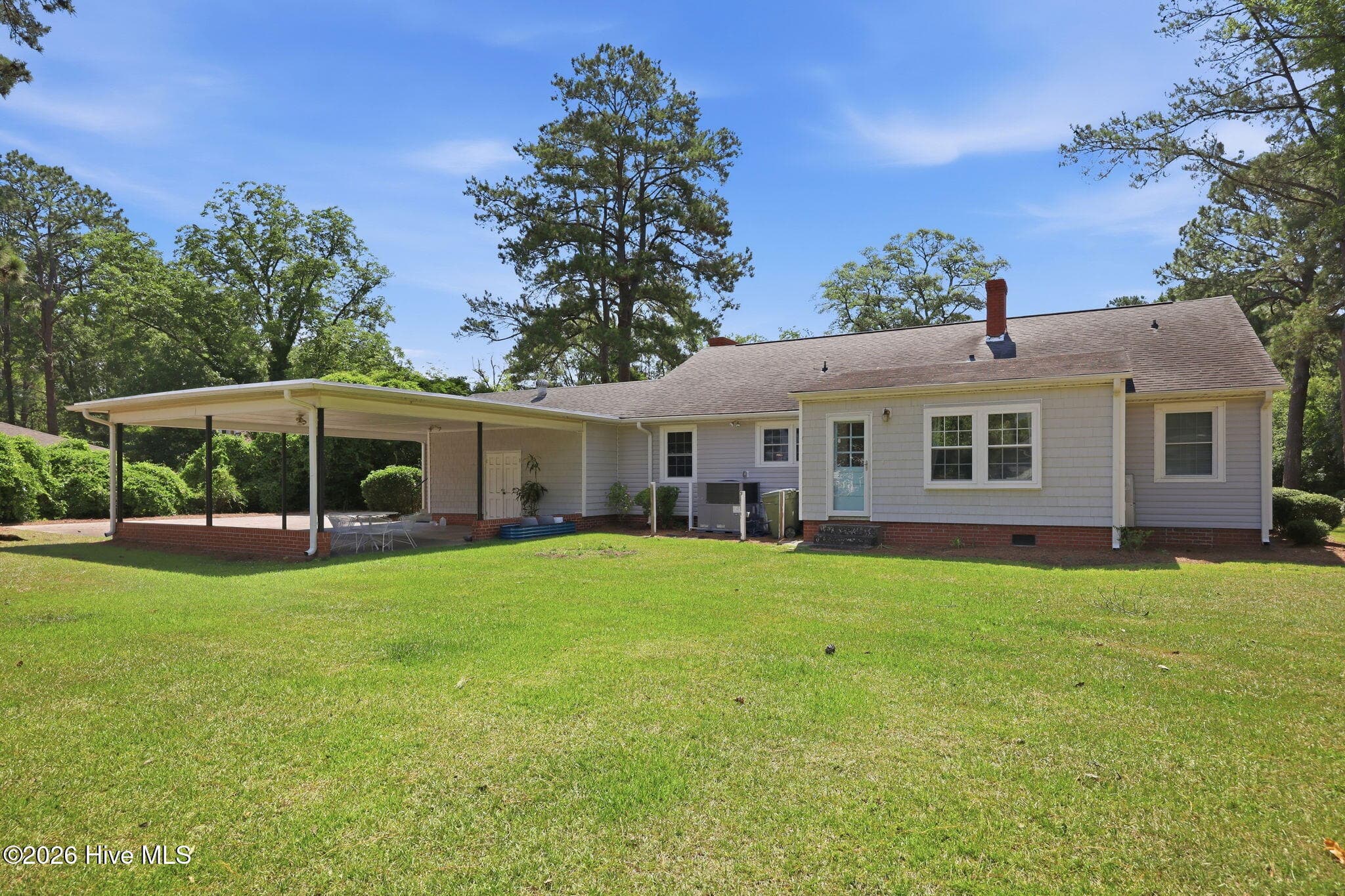 Single Family Residence at 1306 Summit Avenue, Washington, NC 27889, photo 3 of 40