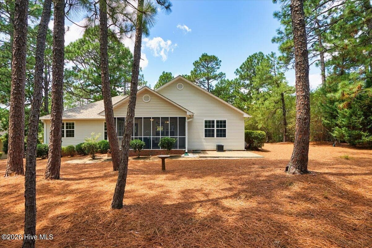 Single Family Residence at 3 Oak Tree Lane, Pinehurst, NC 28374, photo 19 of 59