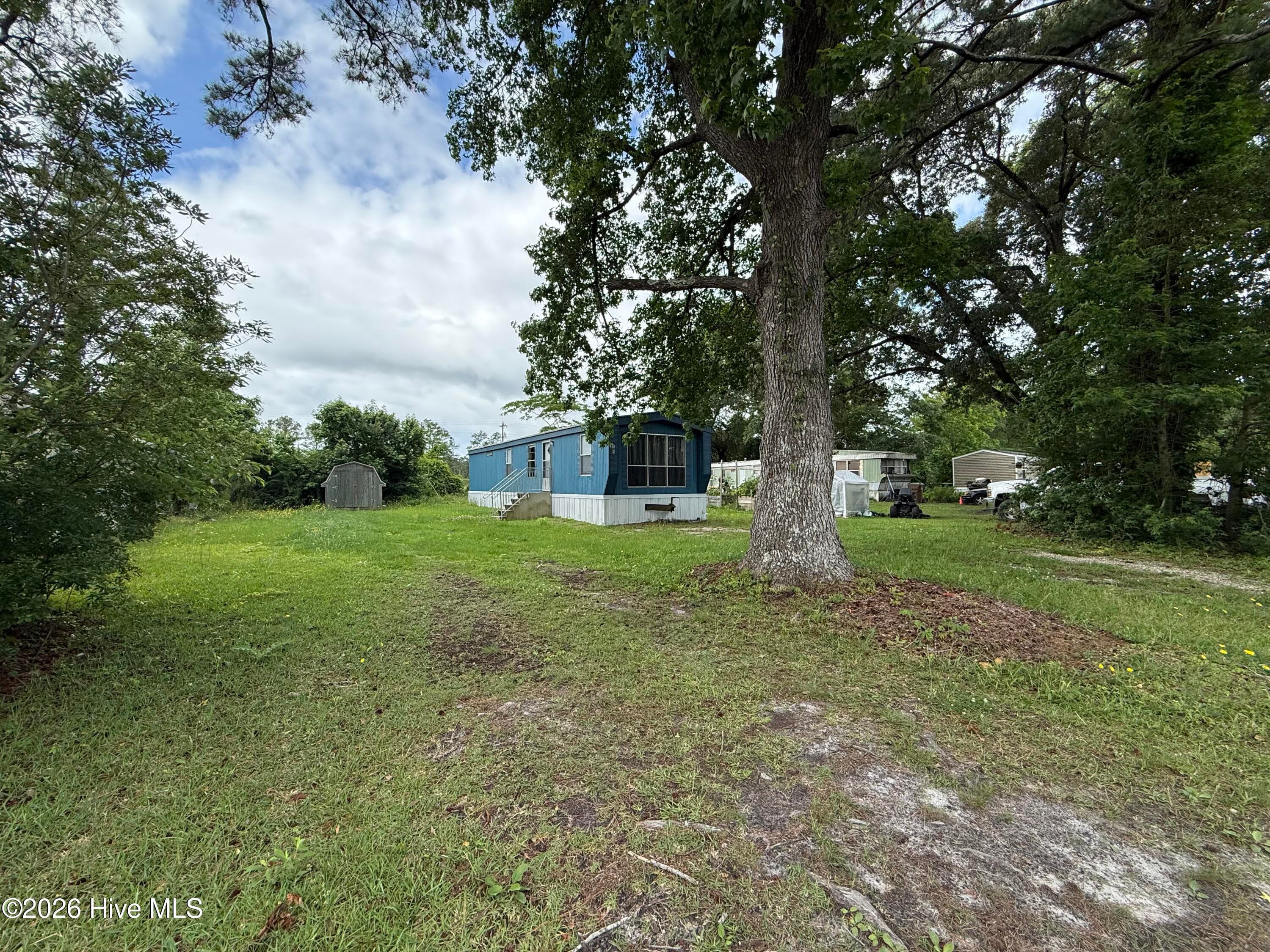 Manufactured Home at 15 Marlette Street, Hubert, NC 28539, photo 2 of 20