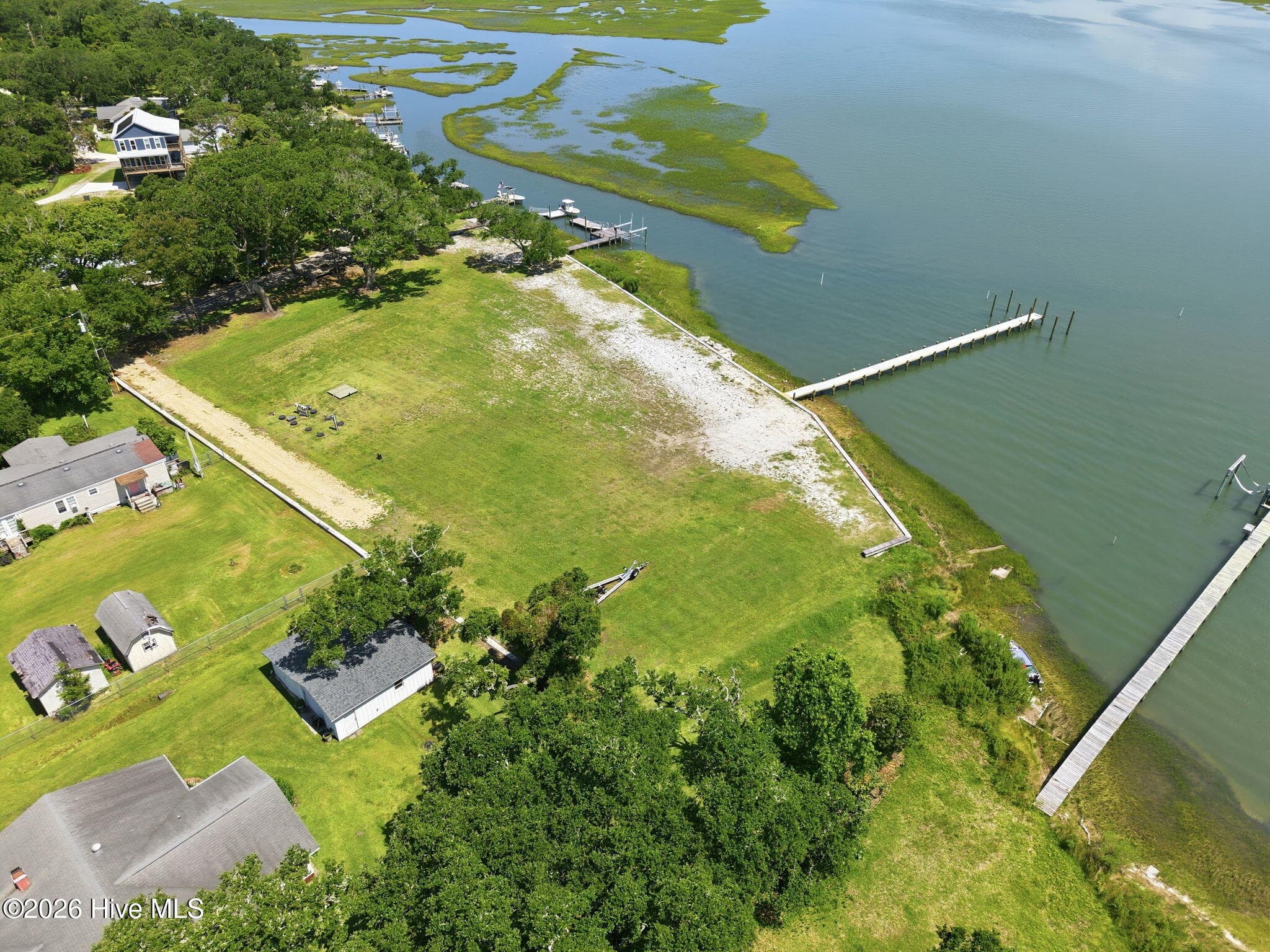 184 2 Lennoxville Point Road, Beaufort, NC 28516