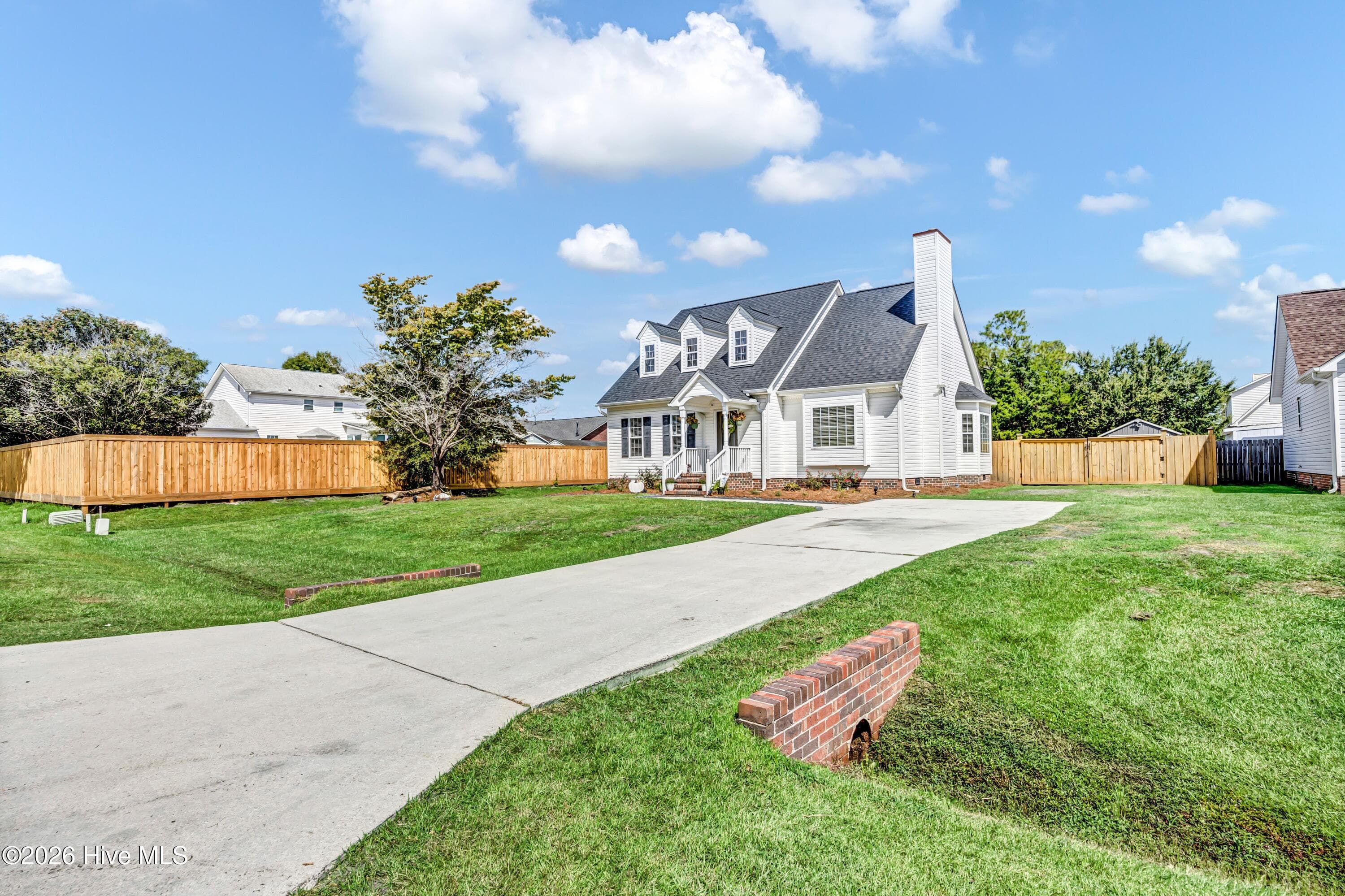 Single Family Residence at 507 Commons Way, Wilmington, NC 28409, photo 4 of 51