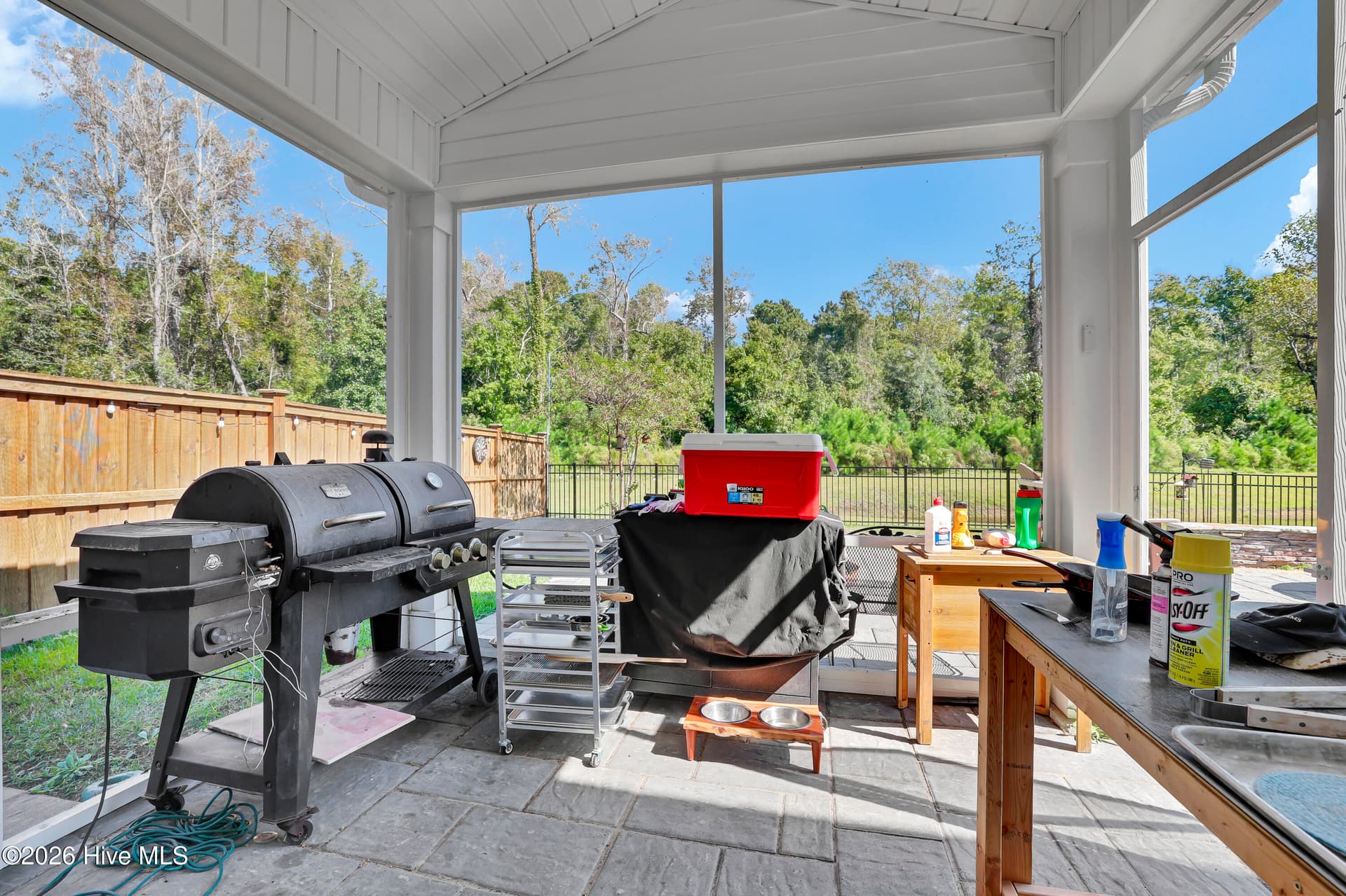 Screened & Covered Porch - 512 Edgewater Way, Surf City, NC 28445
