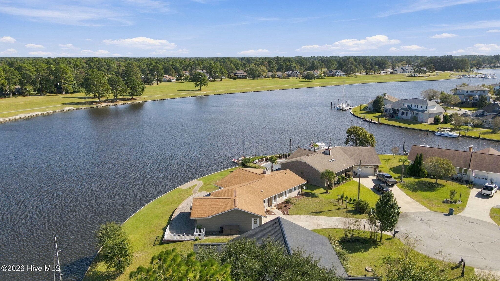 Single Family Residence at 905 Grenada Court, New Bern, NC 28560, photo 18 of 21