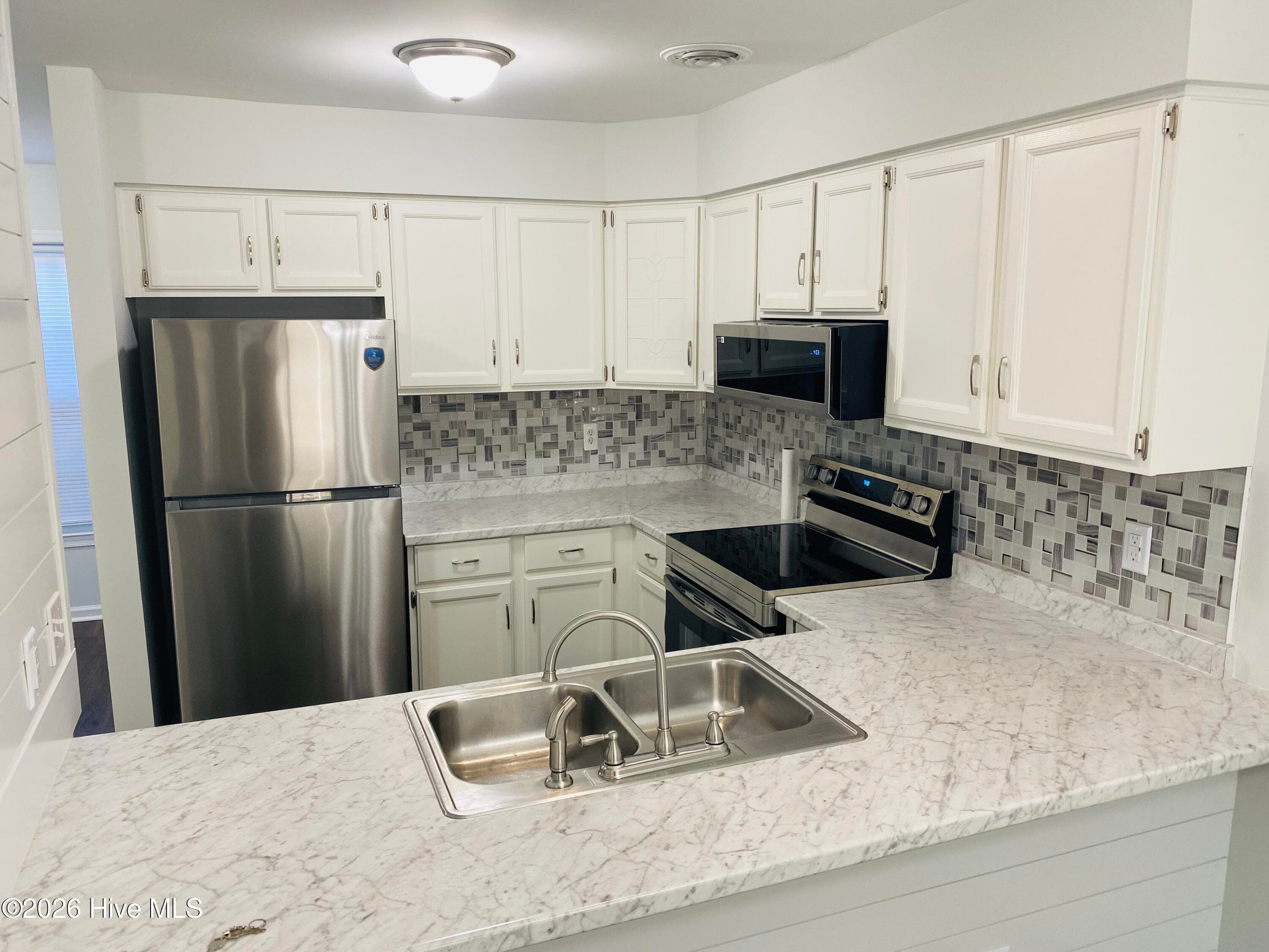 Condominium at 2702 S 17th Street Apt A, Wilmington, NC 28412, photo 5 of 19