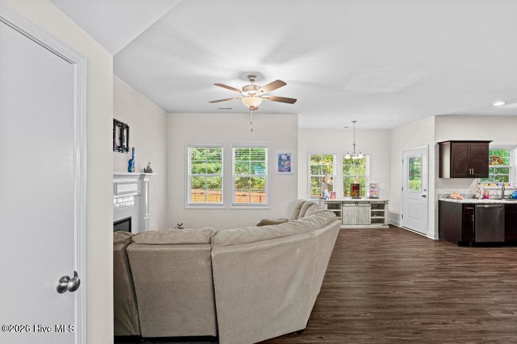 Single Family Residence at 150 Broadleaf Drive, Jacksonville, NC 28546, photo 10 of 52