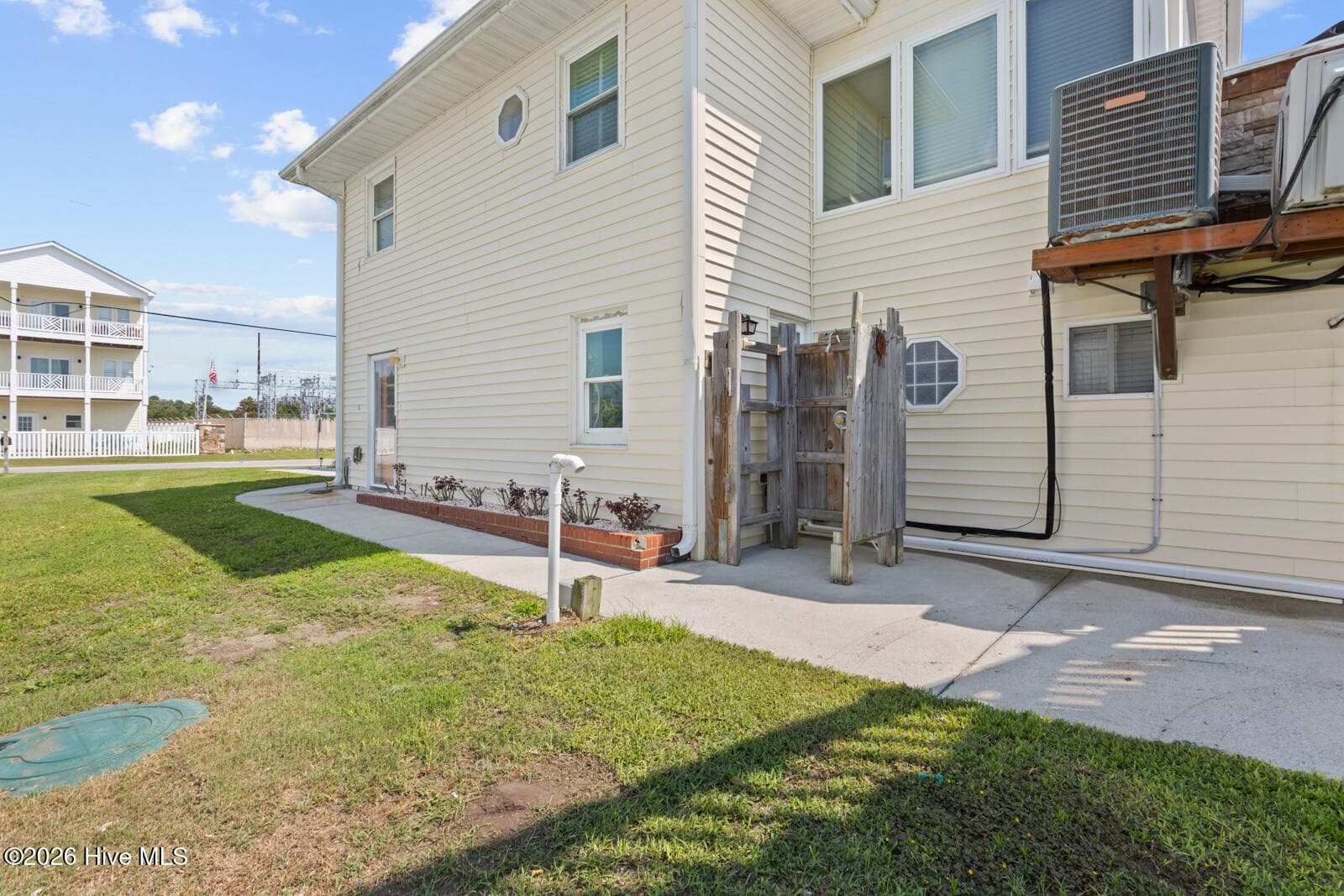 Single Family Residence at 231 Grandview Drive, Sneads Ferry, NC 28460, photo 10 of 10