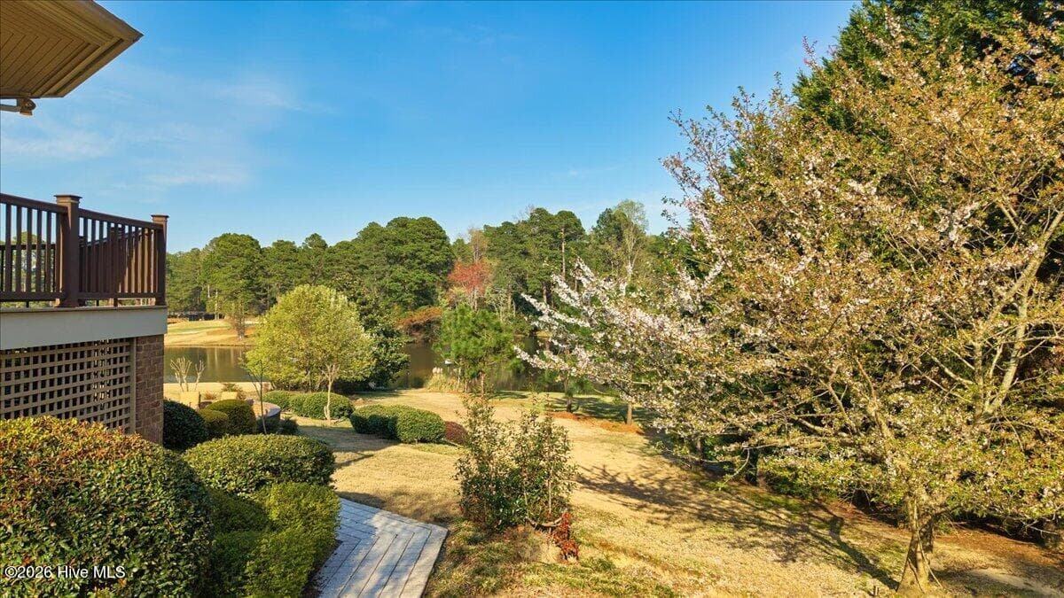 Single Family Residence at 475 Lake Dornoch Drive, Pinehurst, NC 28374, photo 15 of 17