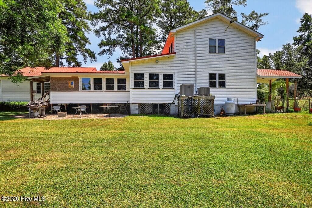 Single Family Residence at 1465 B Street, New Bern, NC 28560, photo 18 of 36