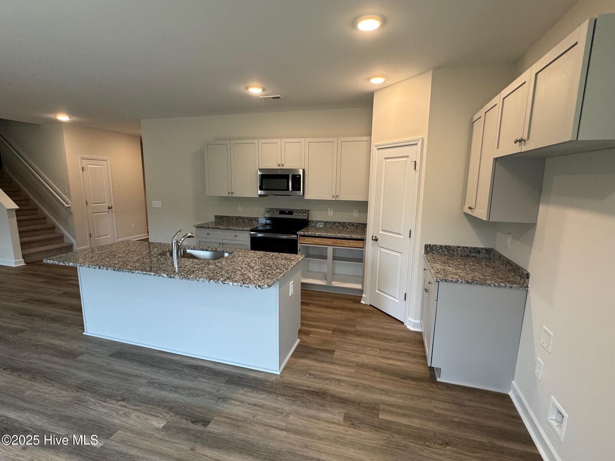 Single Family Residence at 277 Ashley Heights Drive, Aberdeen, NC 28315, photo 12 of 65