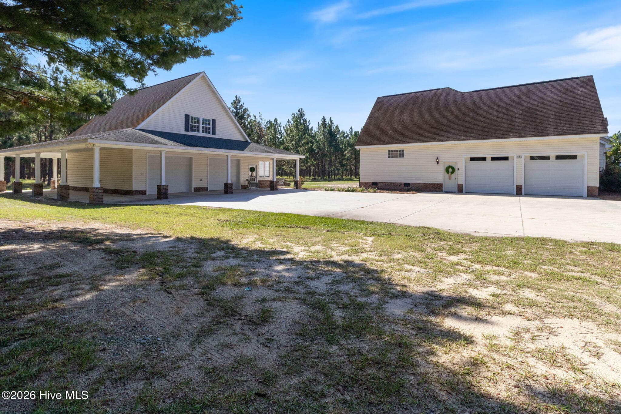 4 Garage Spaces Total - 727 Mount Olive Road, Bladenboro, NC 28320