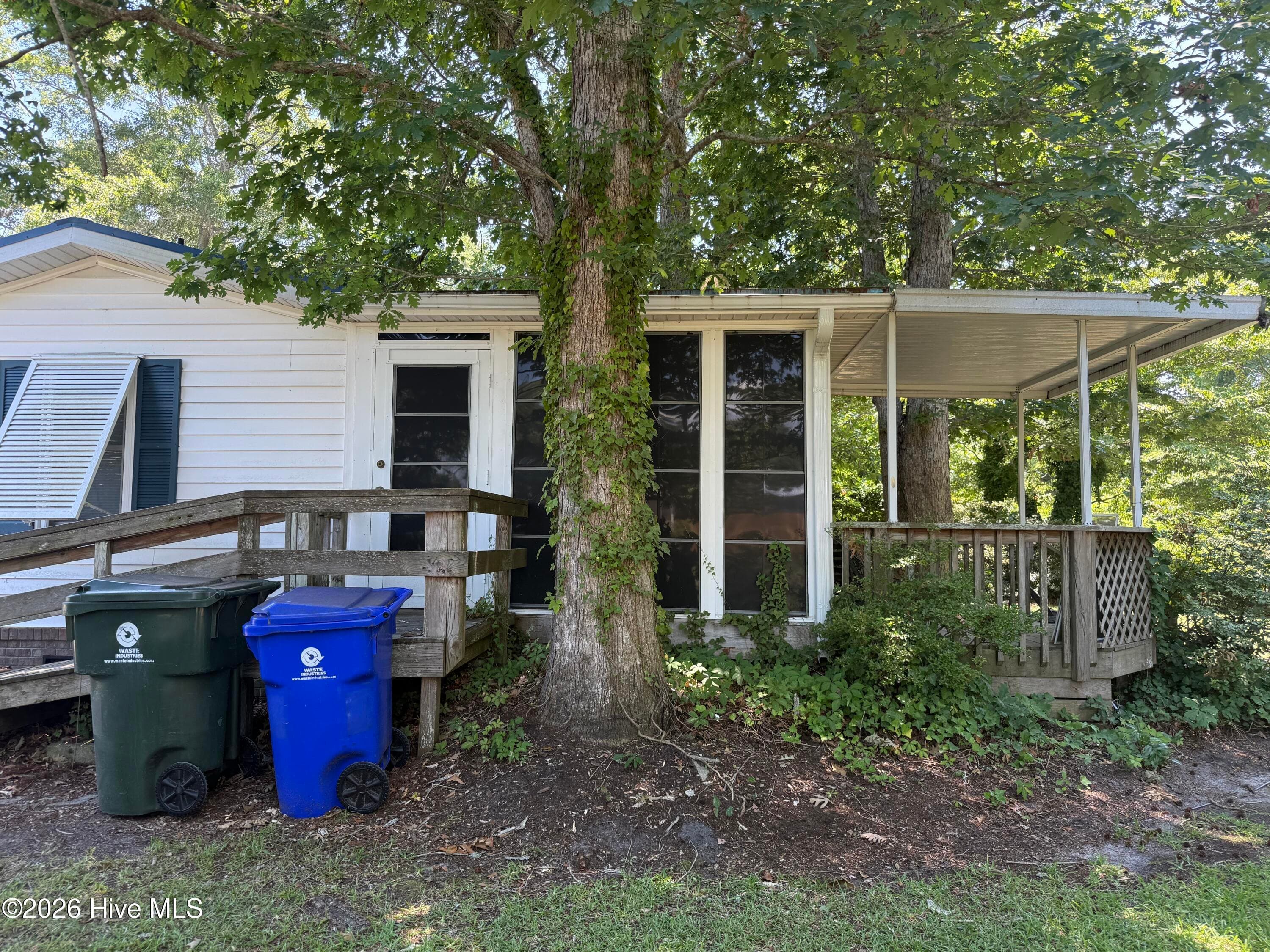 Manufactured Home at 114 Lejeune Road, Cape Carteret, NC 28584, photo 5 of 57
