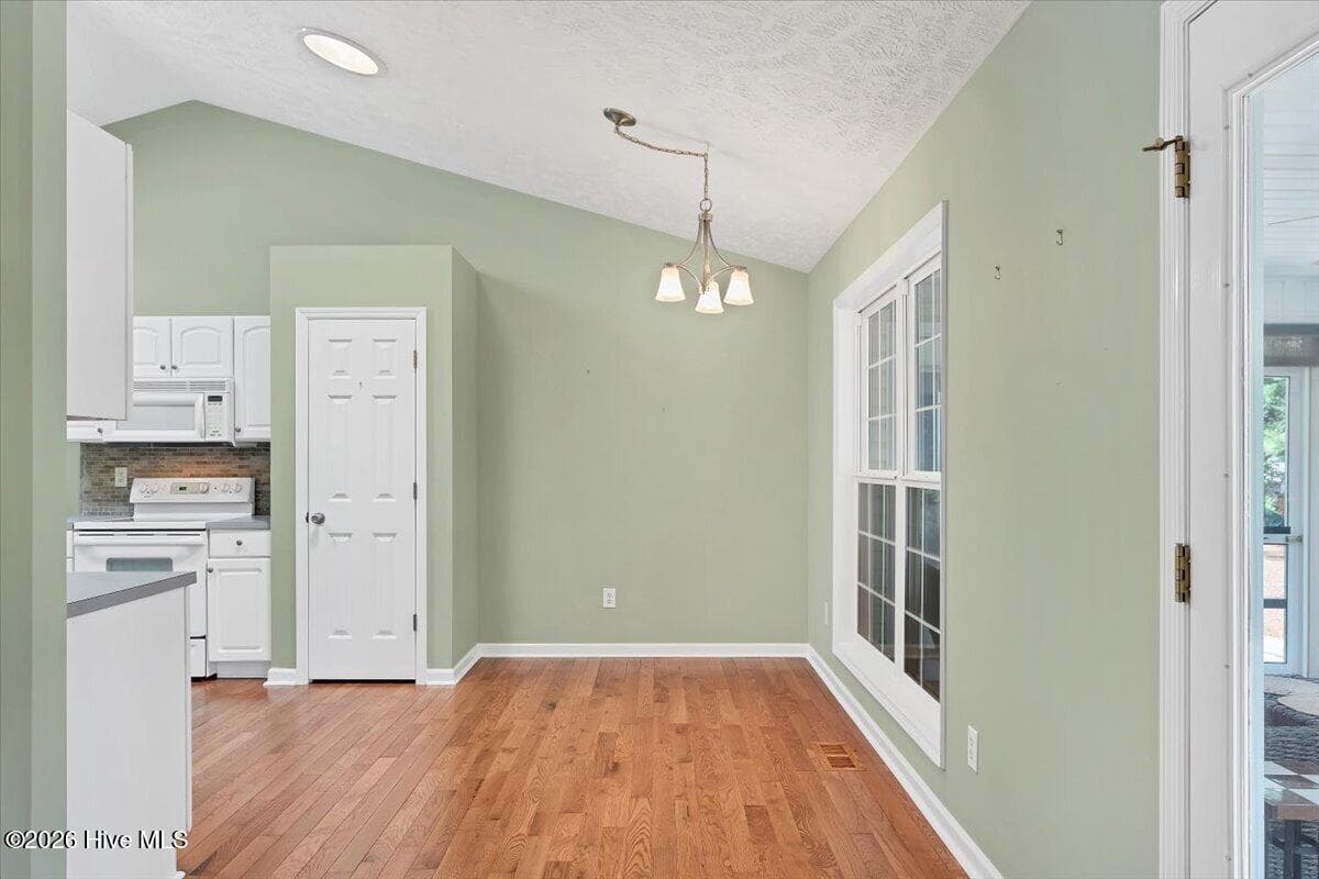 Single Family Residence at 3 Oak Tree Lane, Pinehurst, NC 28374, photo 17 of 59