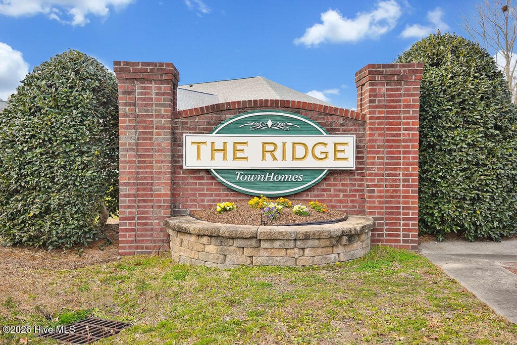 Townhouse at 4435 Willow Moss Way, Southport, NC 28461, photo 2 of 6