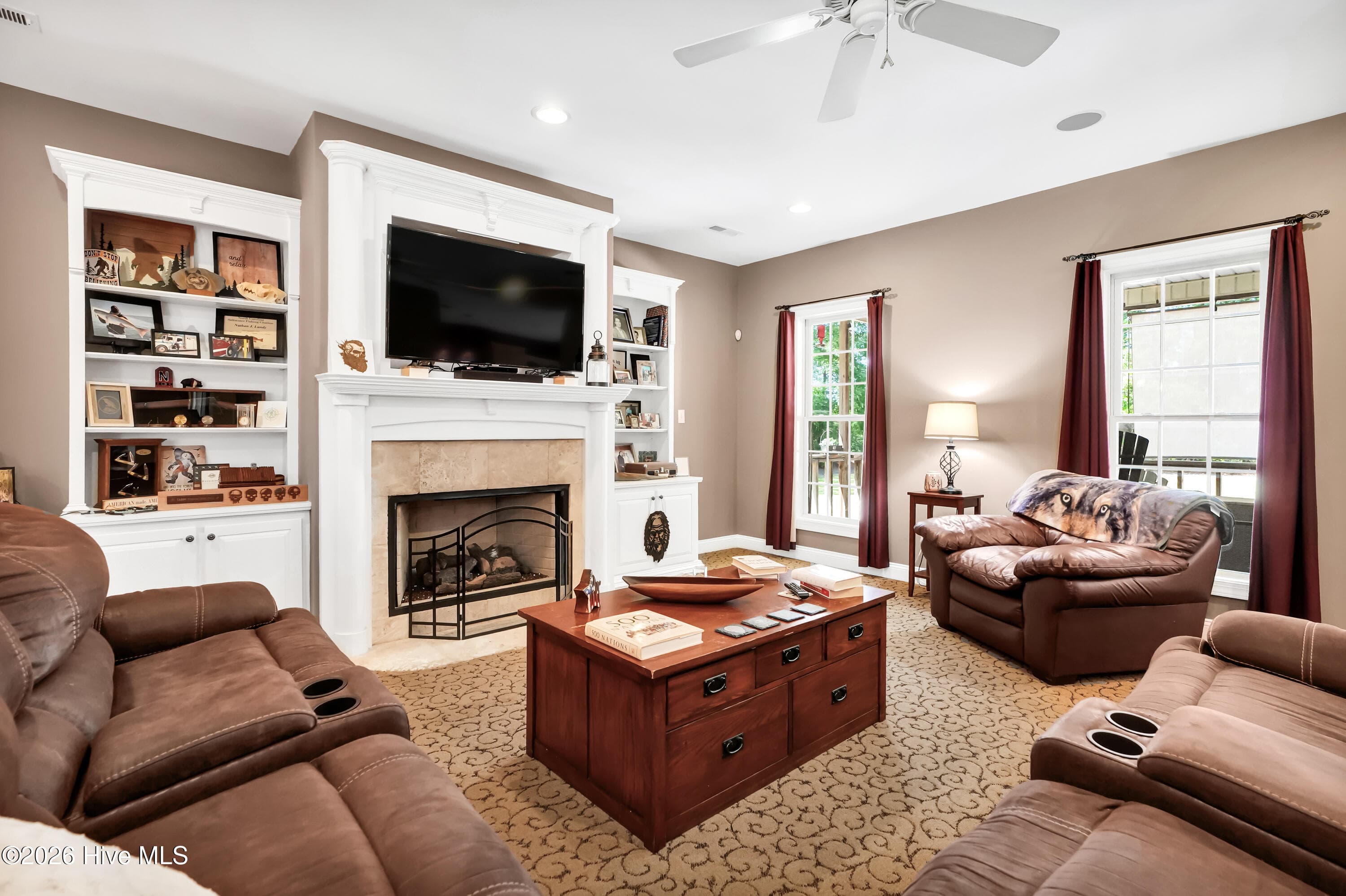 Single Family Residence at 893 Horse Branch Road, Burgaw, NC 28425, photo 2 of 2