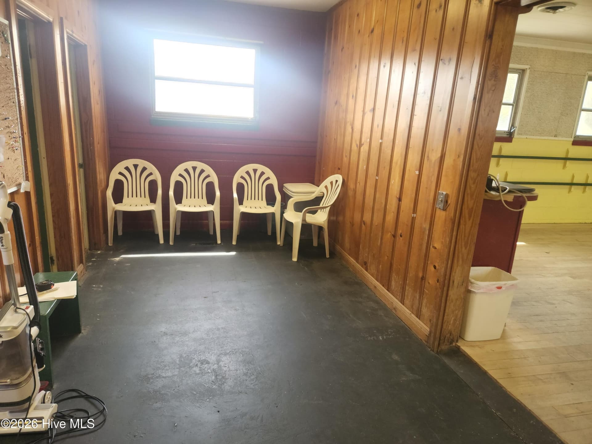 Commercial Sale at 507 Contentnea Avenue, New Bern, NC 28560, photo 9 of 13