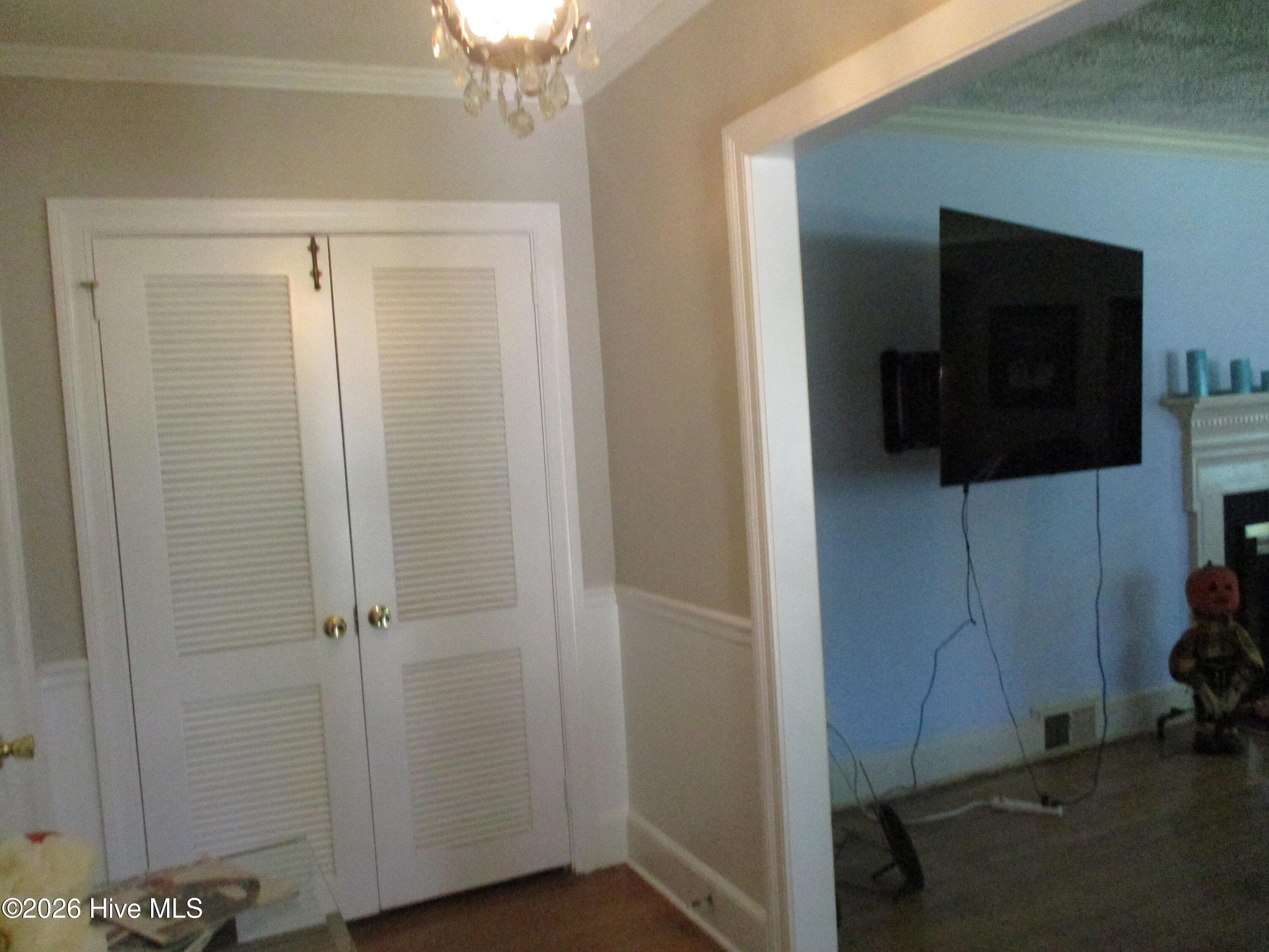 Single Family Residence at 2201 Woodview Road, Kinston, NC 28504, photo 2 of 5
