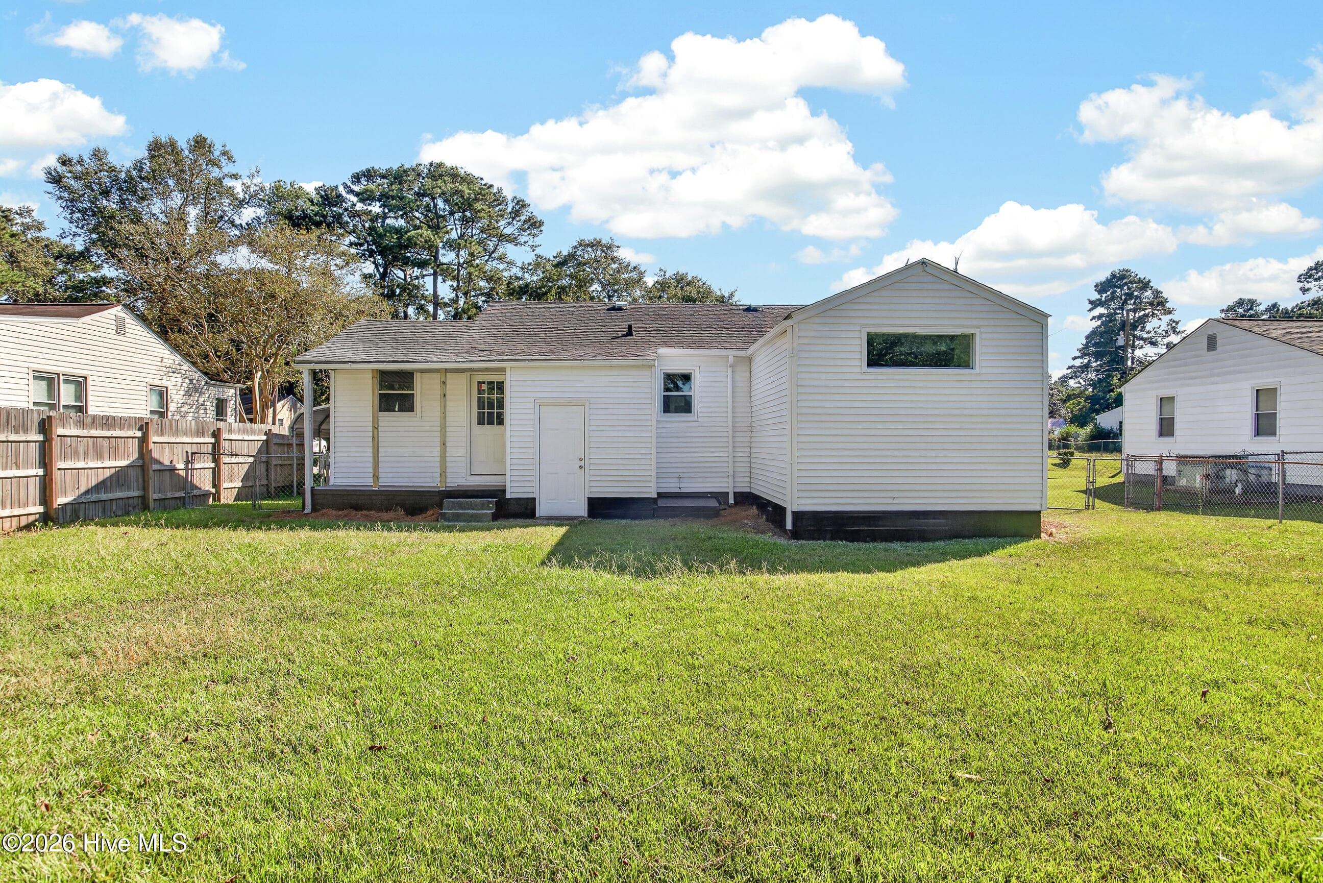 Single Family Residence at 127 Bryan Place, Jacksonville, NC 28540, photo 25 of 36