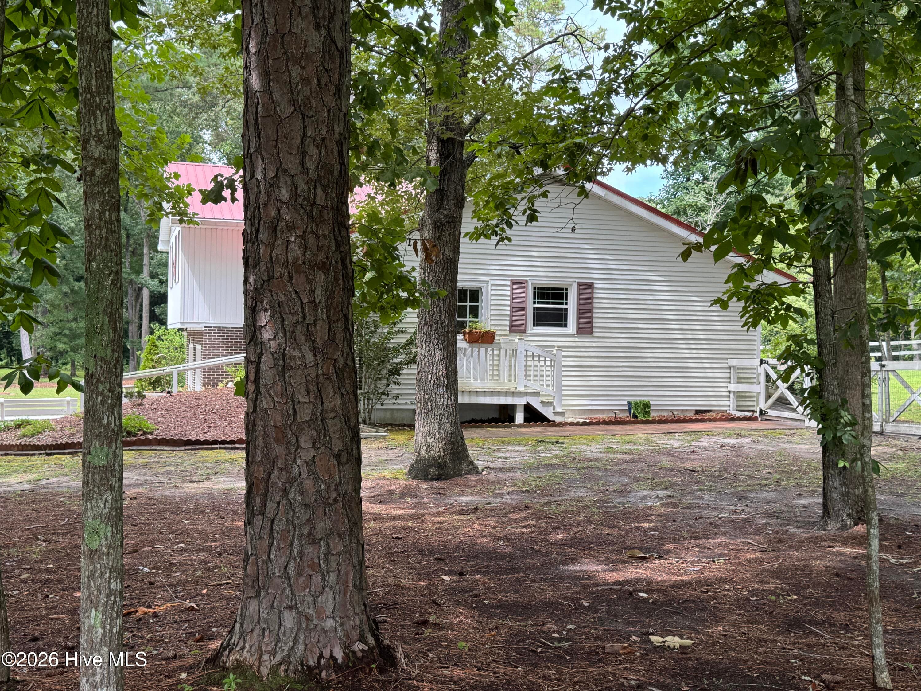 Single Family Residence at 118 Oakwood Drive, Havelock, NC 28532, photo 3 of 64