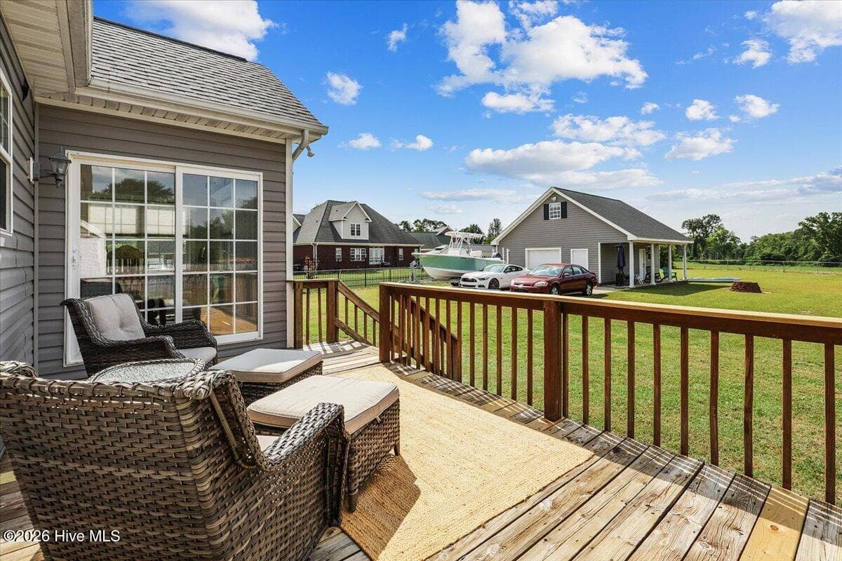 Back deck - 105 Pointe Drive, La Grange, NC 28551