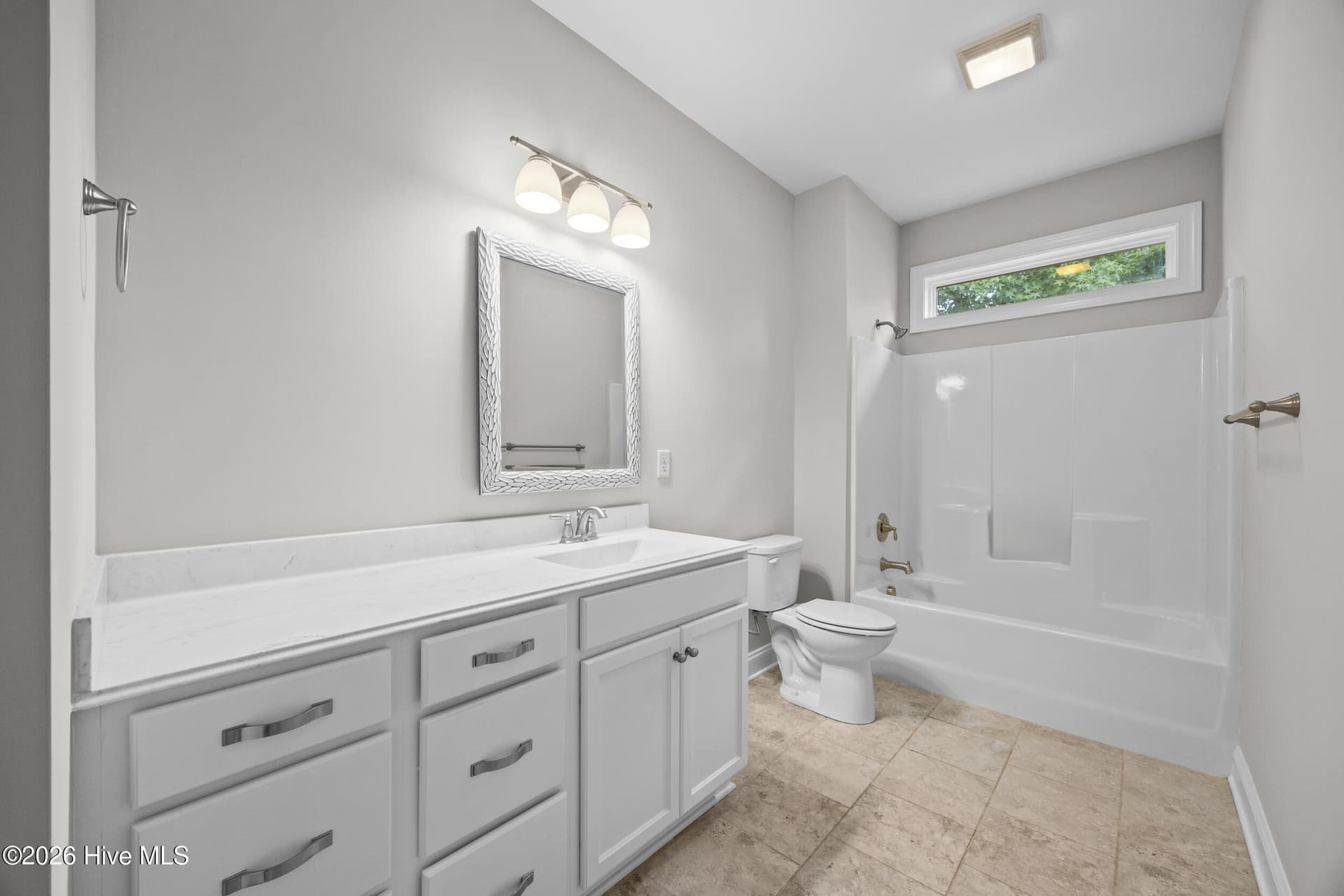 Single Family Residence at 330 Crown Pointe Drive, Hampstead, NC 28443, photo 15 of 51