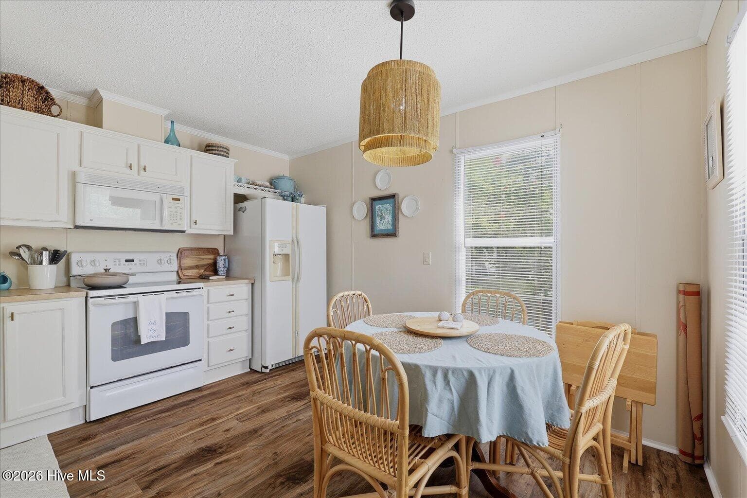 Manufactured Home at 703 Dogwood Drive, Sunset Beach, NC 28468, photo 5 of 31