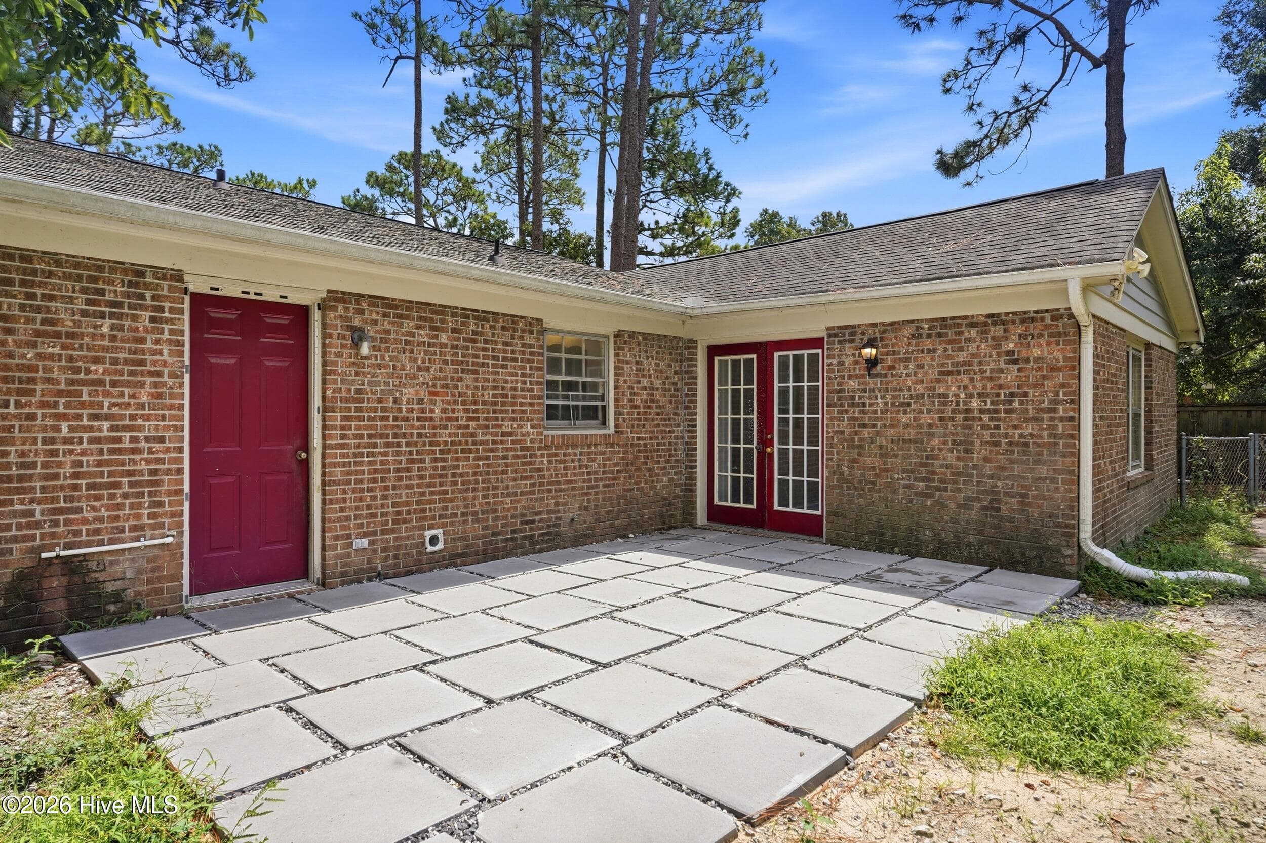 Single Family Residence at 3619 Bent Tree Court, Wilmington, NC 28405, photo 2 of 4