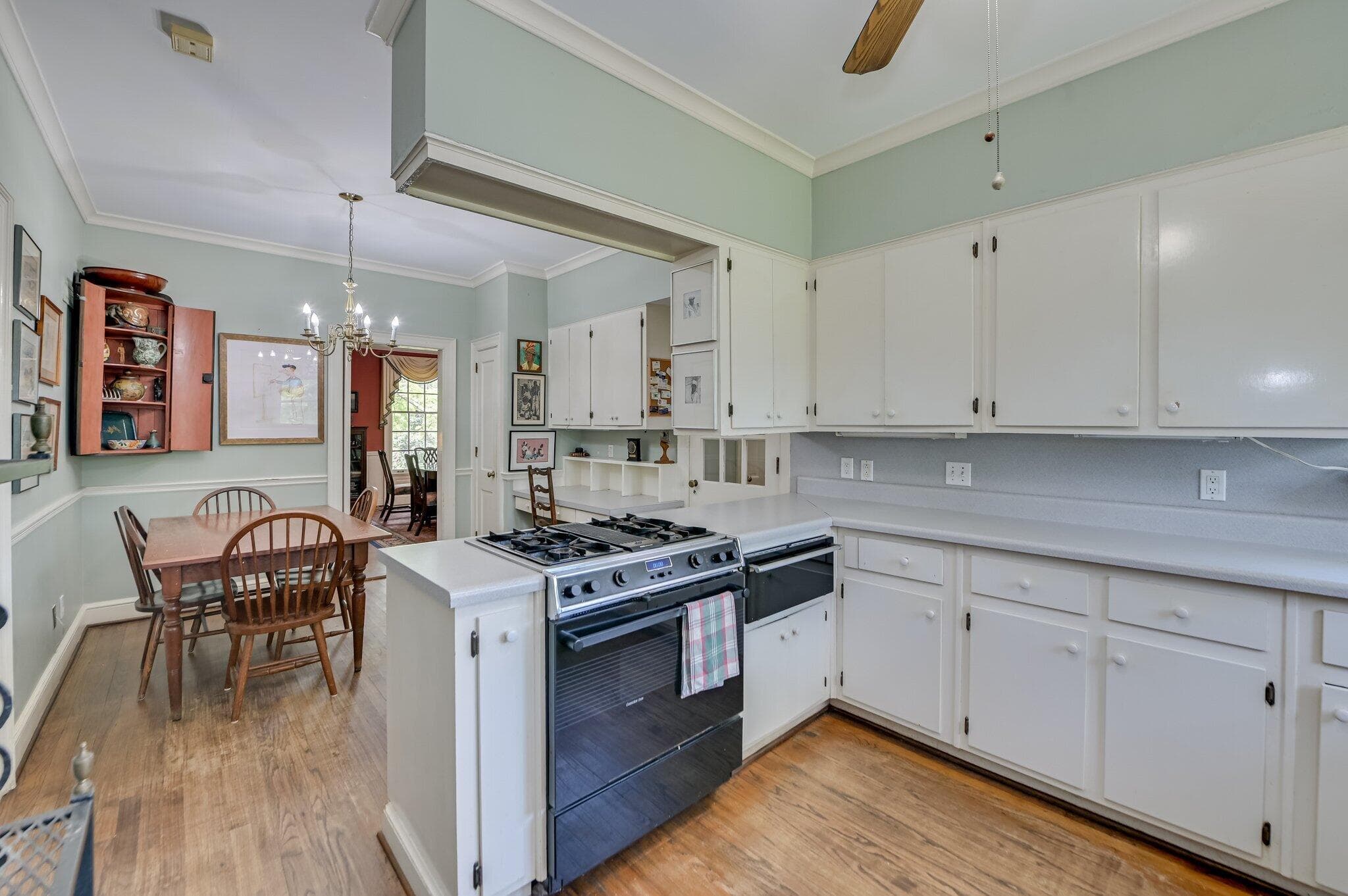Single Family Residence at 3410 Walton Way, Augusta, GA 30909, photo 12 of 33
