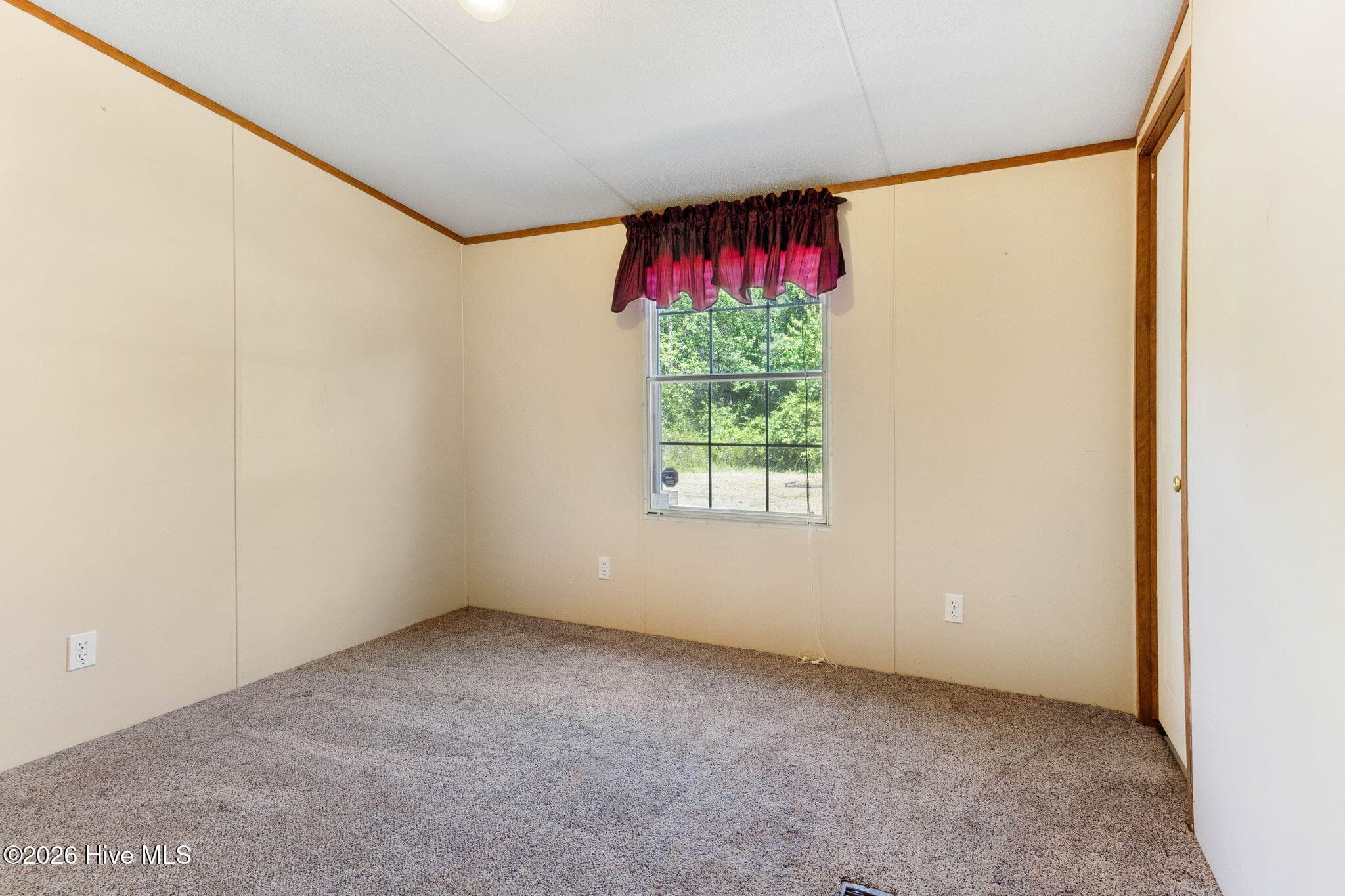 Manufactured Home at 4652 Faith Baptist Church Road, Pinetops, NC 27864, photo 49 of 145