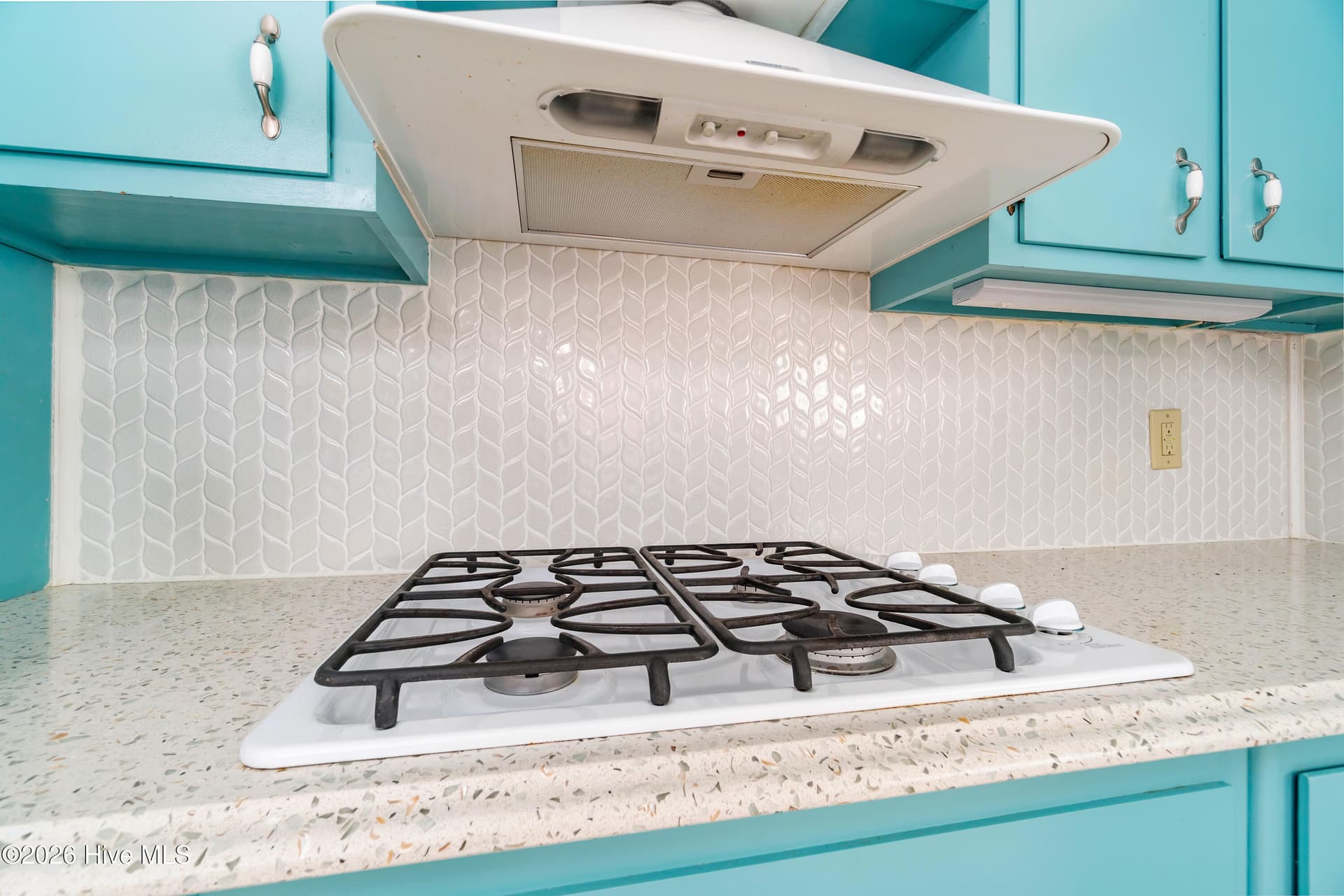 Gas Stovetop - 6200 Ibis Lane, New Bern, NC 28560
